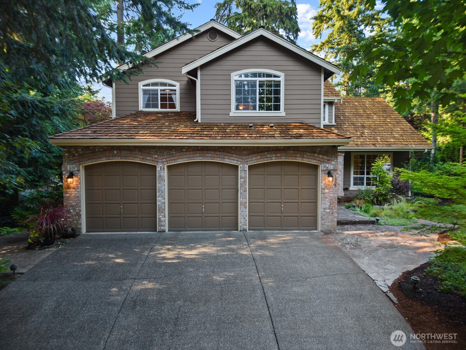 1309 32nd Street Ct Property Photo 2
