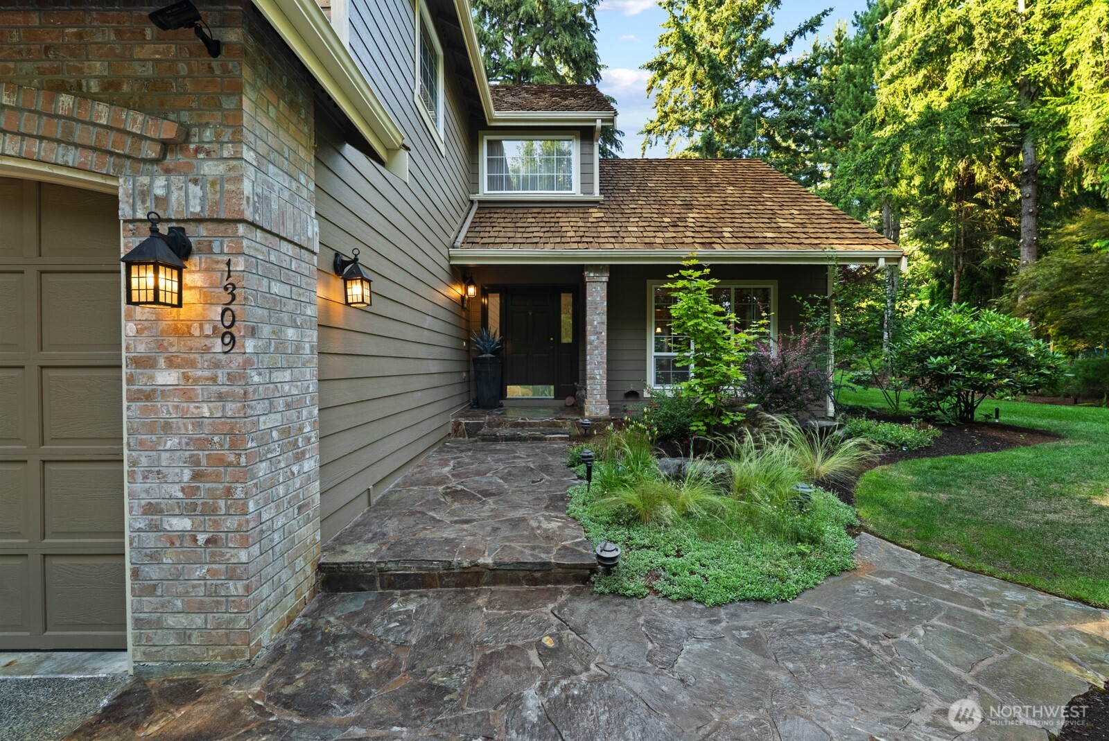 1309 32nd Street Ct Property Photo 3