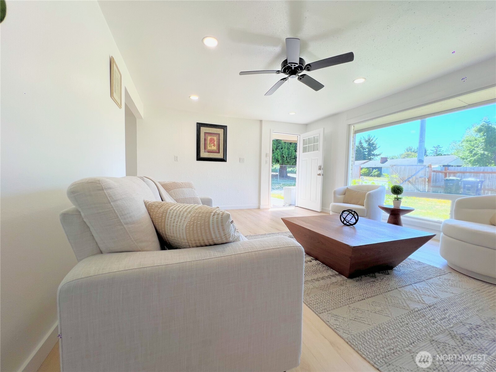 251 E 72nd Street Property Photo 8