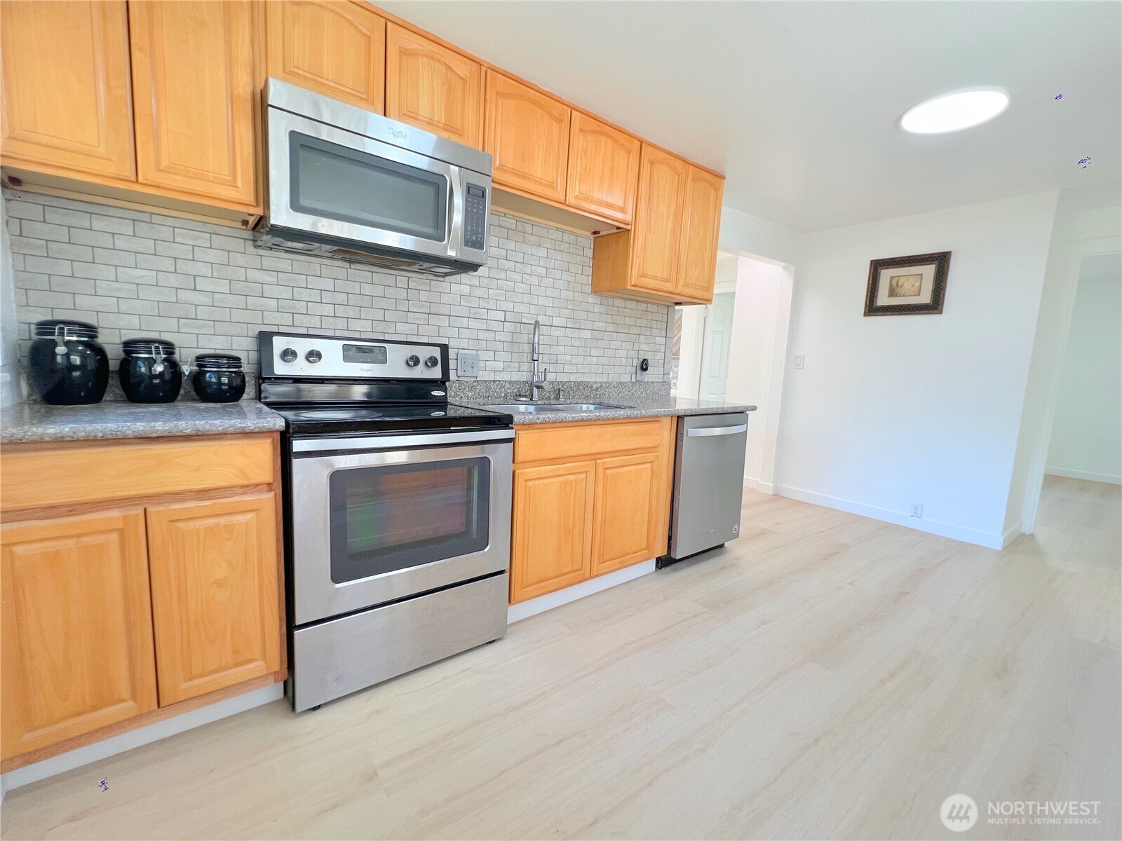 251 E 72nd Street Property Photo 9