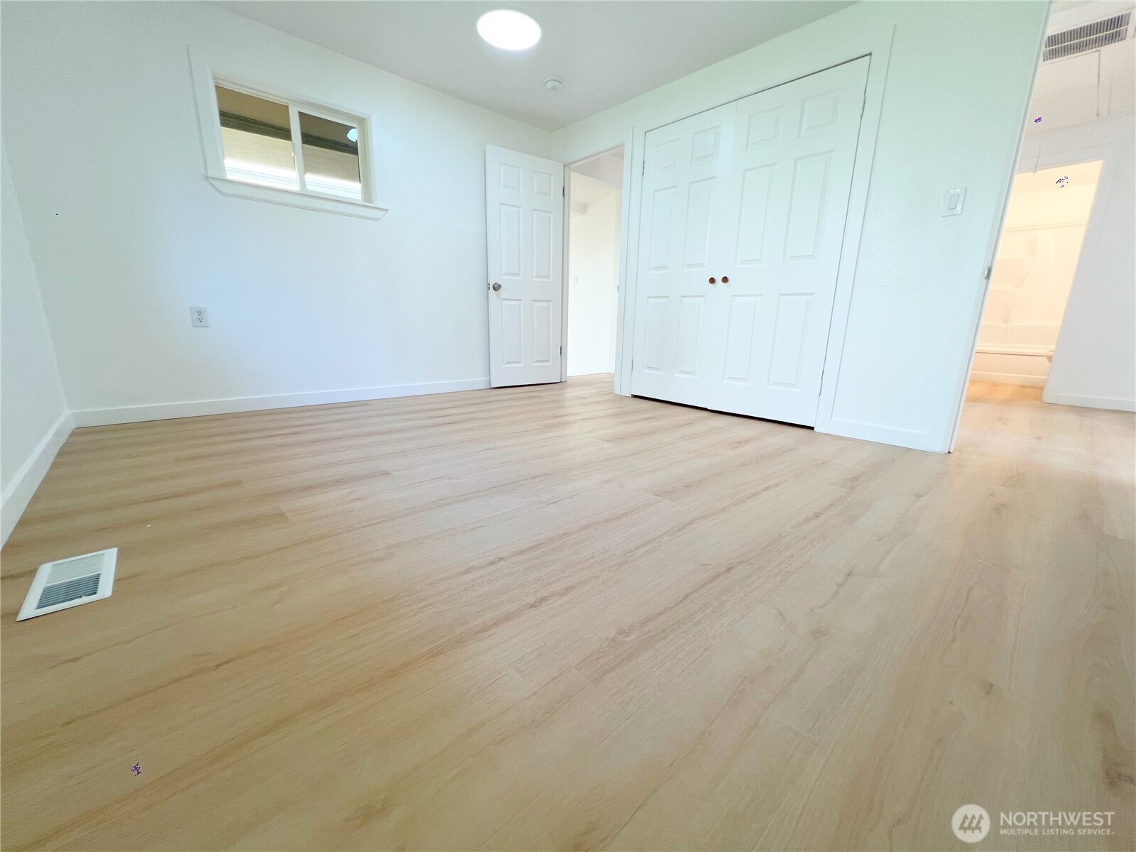 251 E 72nd Street Property Photo 15