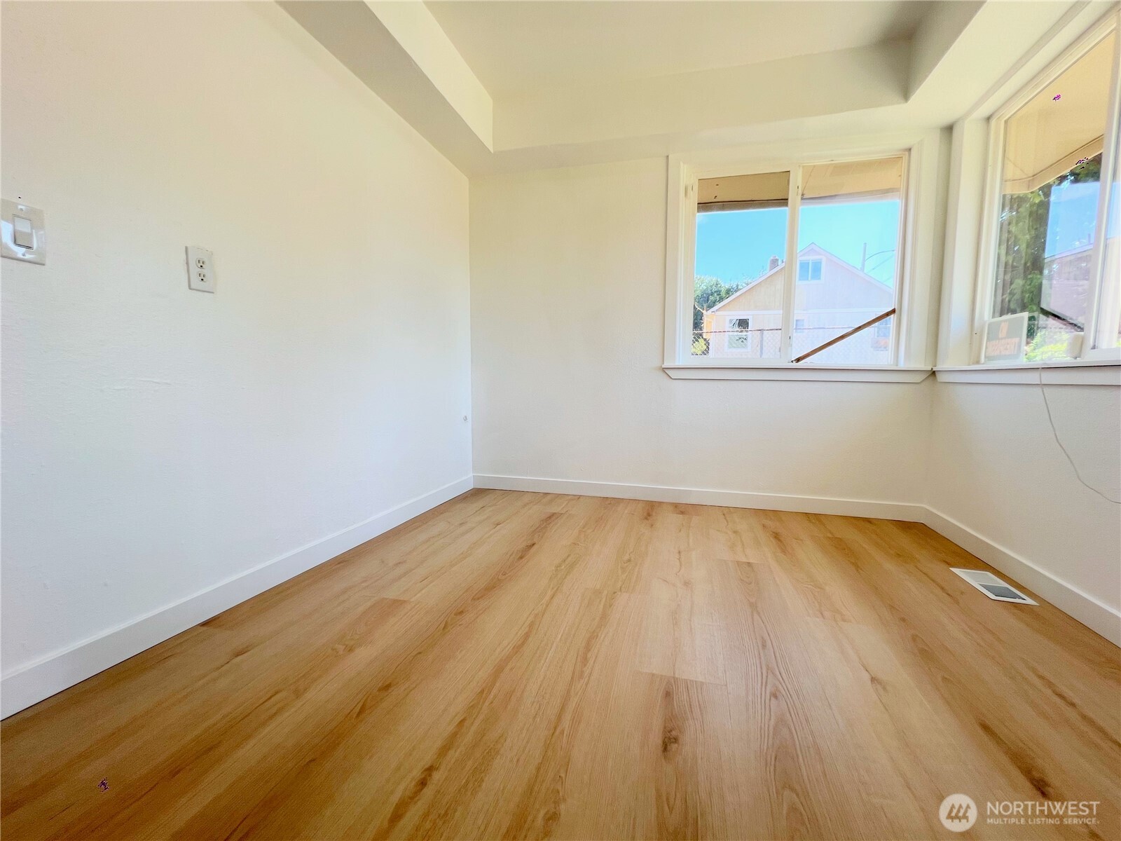 251 E 72nd Street Property Photo 18