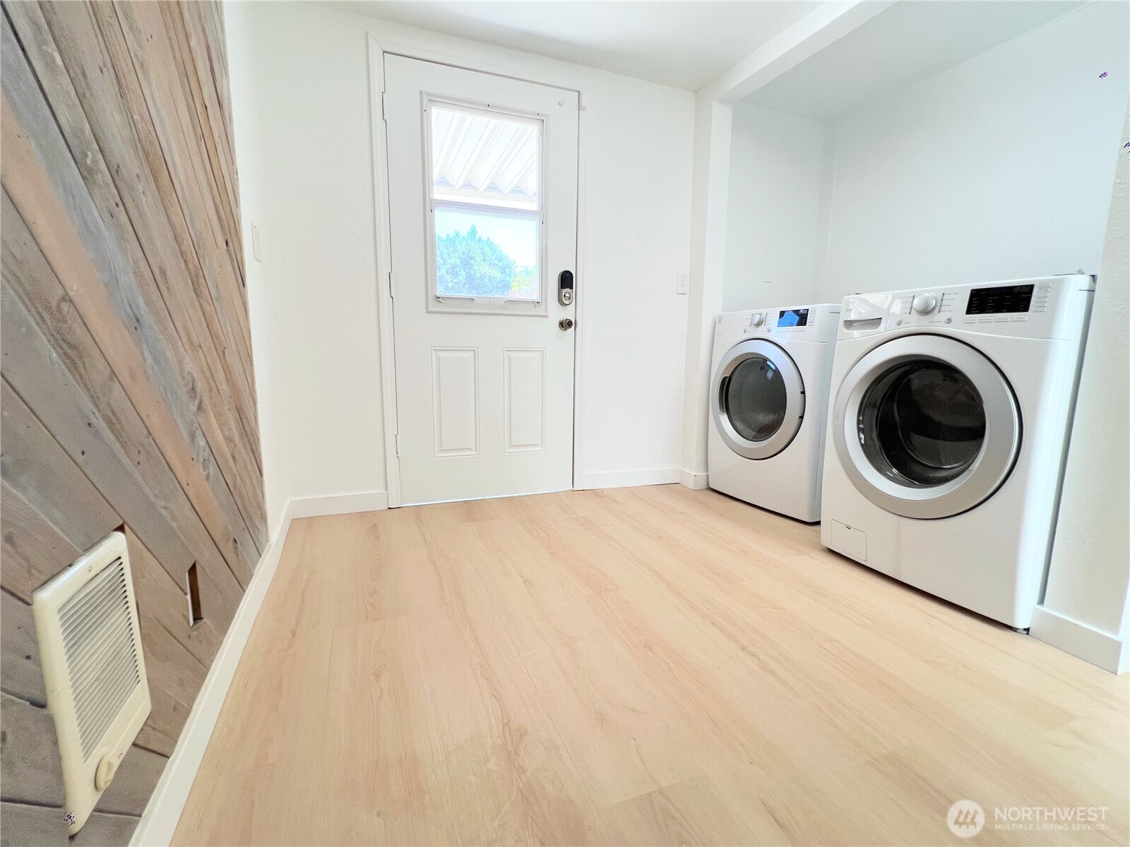 251 E 72nd Street Property Photo 20
