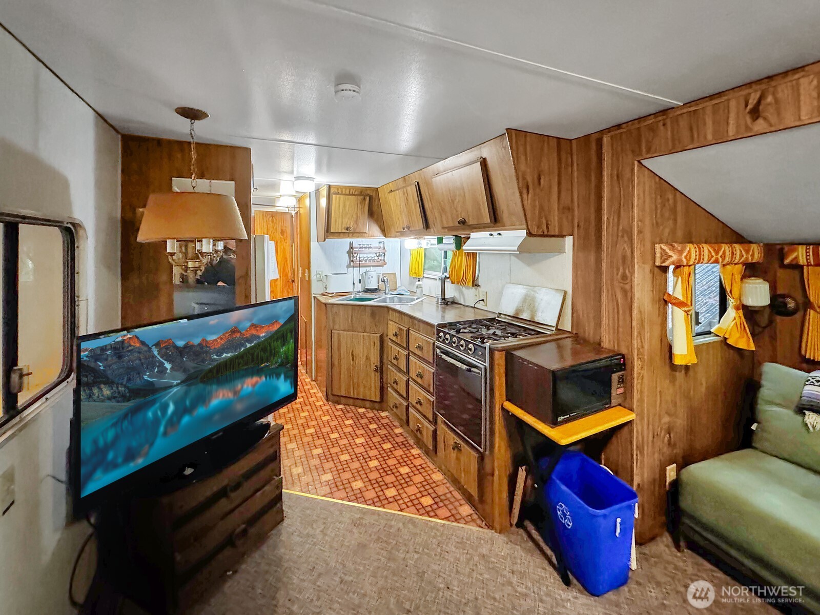 68 4 Christmas Tree Circle Property Photo 10