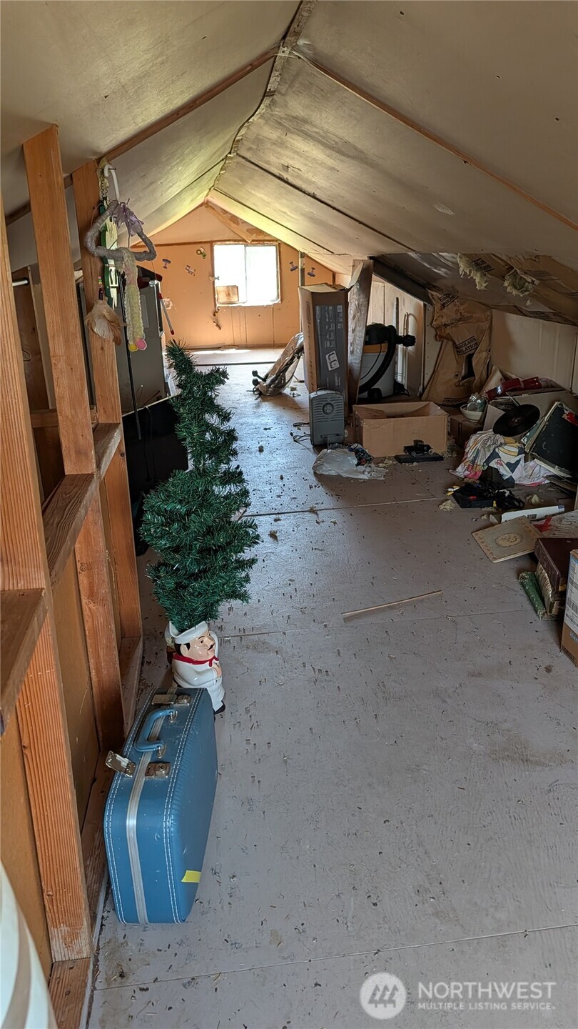 222 E King Street Property Photo 8