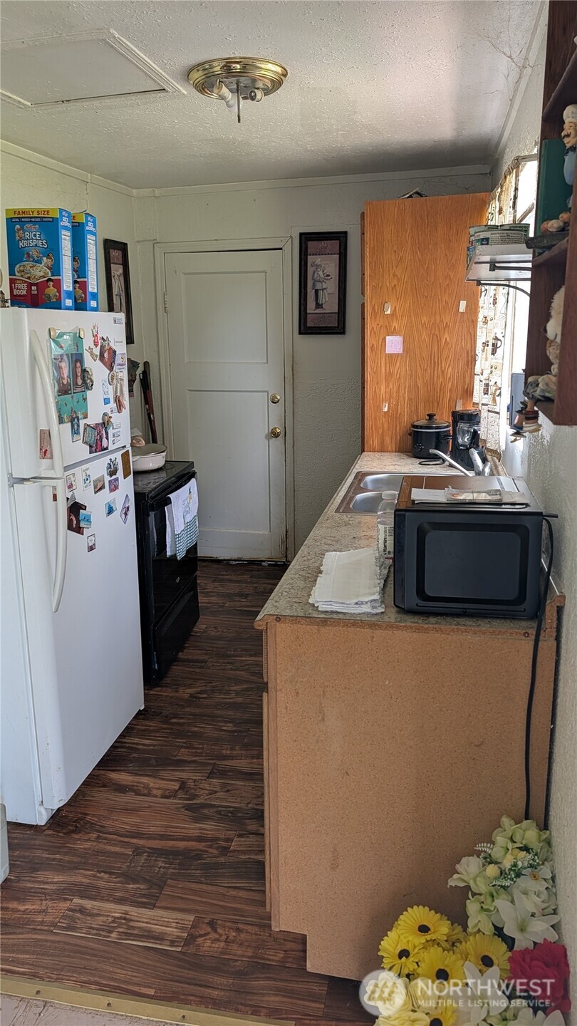 222 E King Street Property Photo 12
