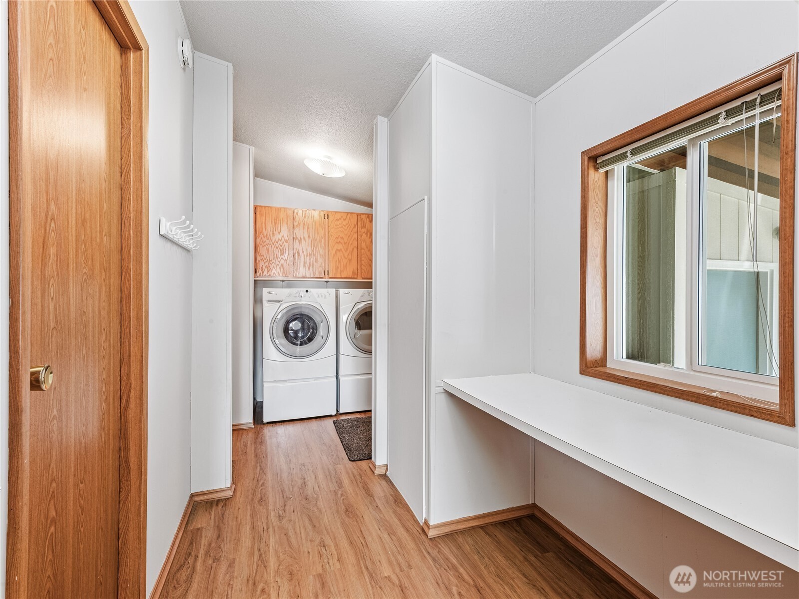 6883 Capricorn Lane Property Photo 14
