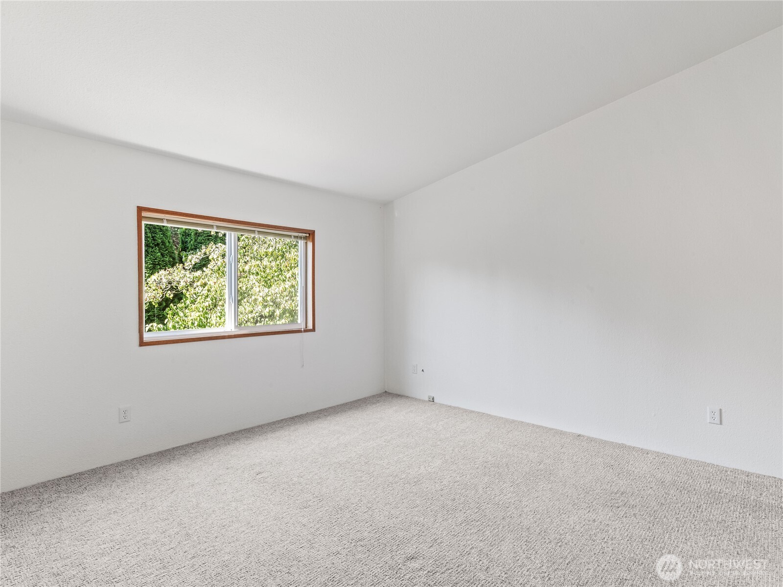 6883 Capricorn Lane Property Photo 19