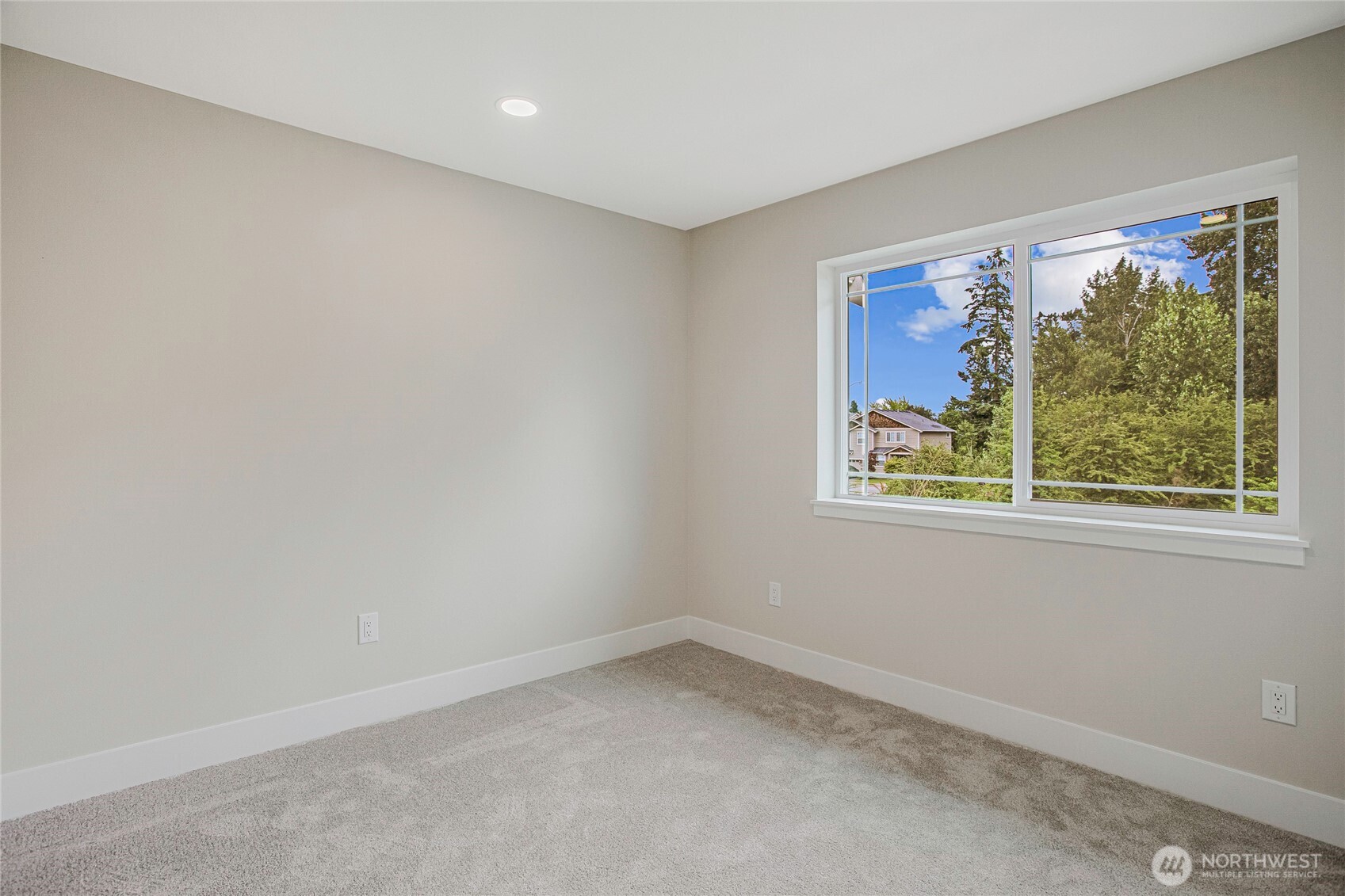 1406 E 51st Street Property Photo 18