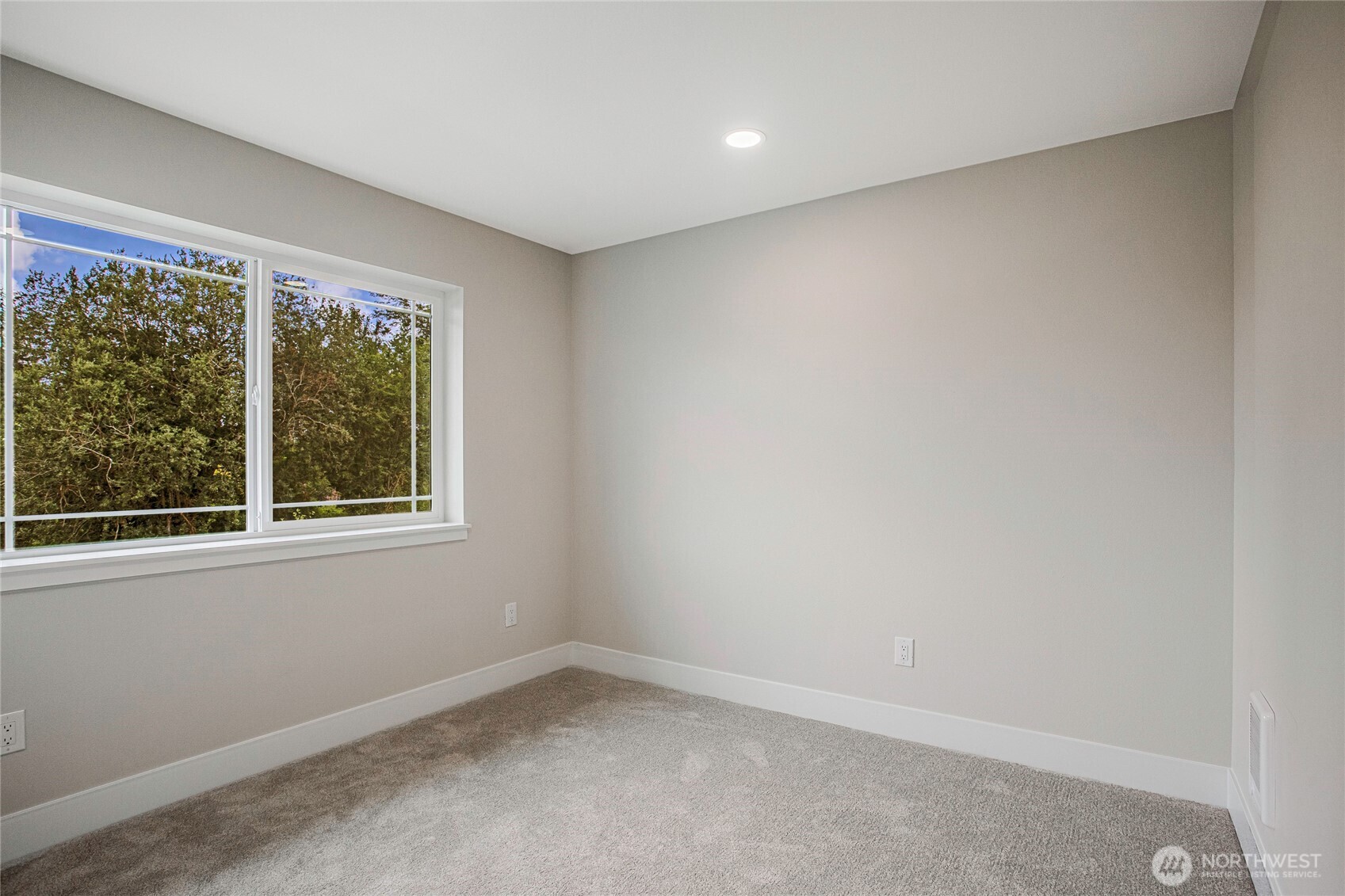 1406 E 51st Street Property Photo 20