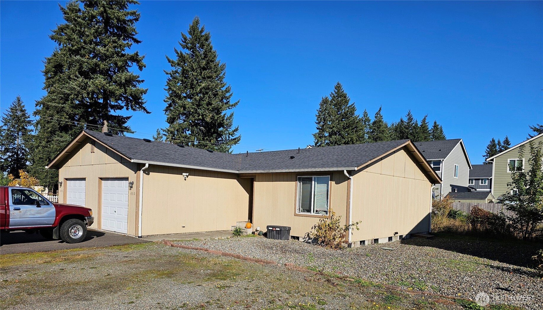 6521 201st Property Photo 3