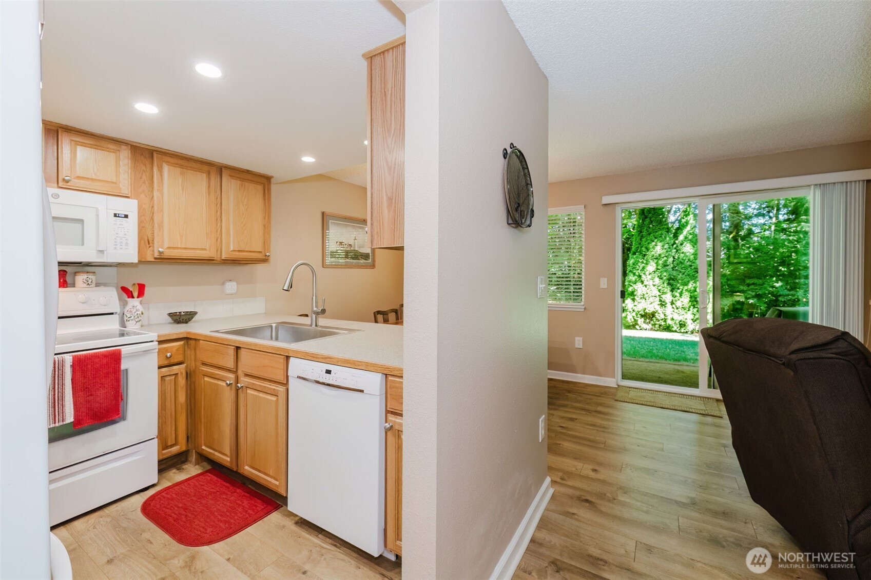 2969 Se Mile Hill Drive E2 Property Photo 6
