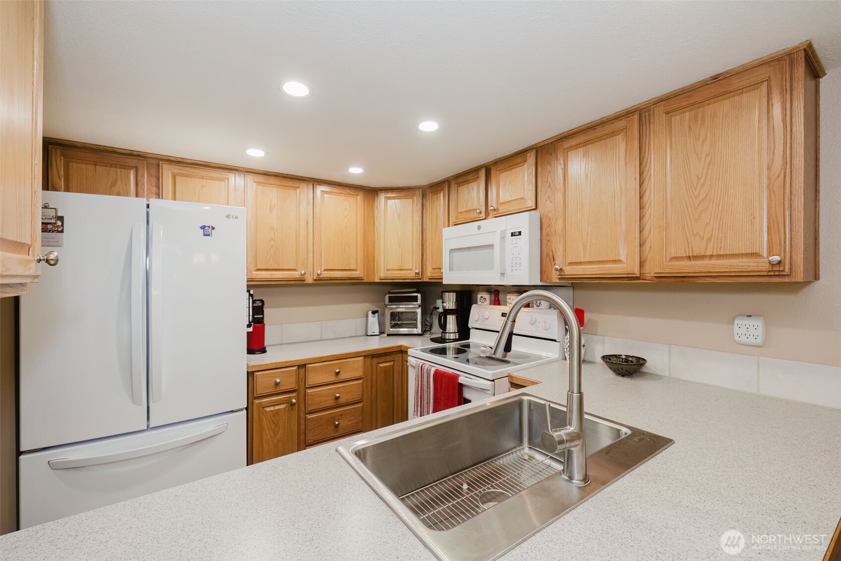 2969 Se Mile Hill Drive E2 Property Photo 7