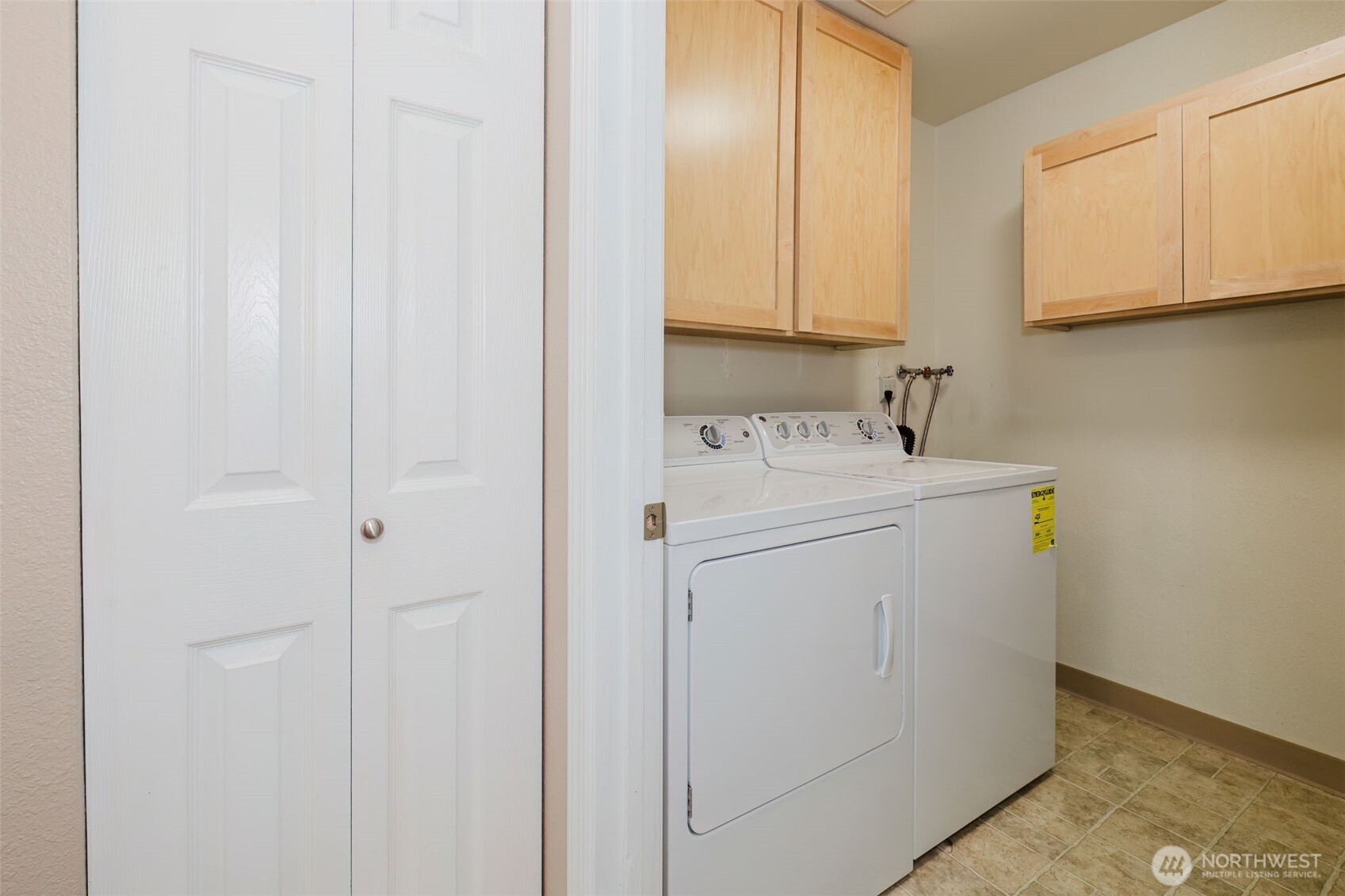 2969 Se Mile Hill Drive E2 Property Photo 8