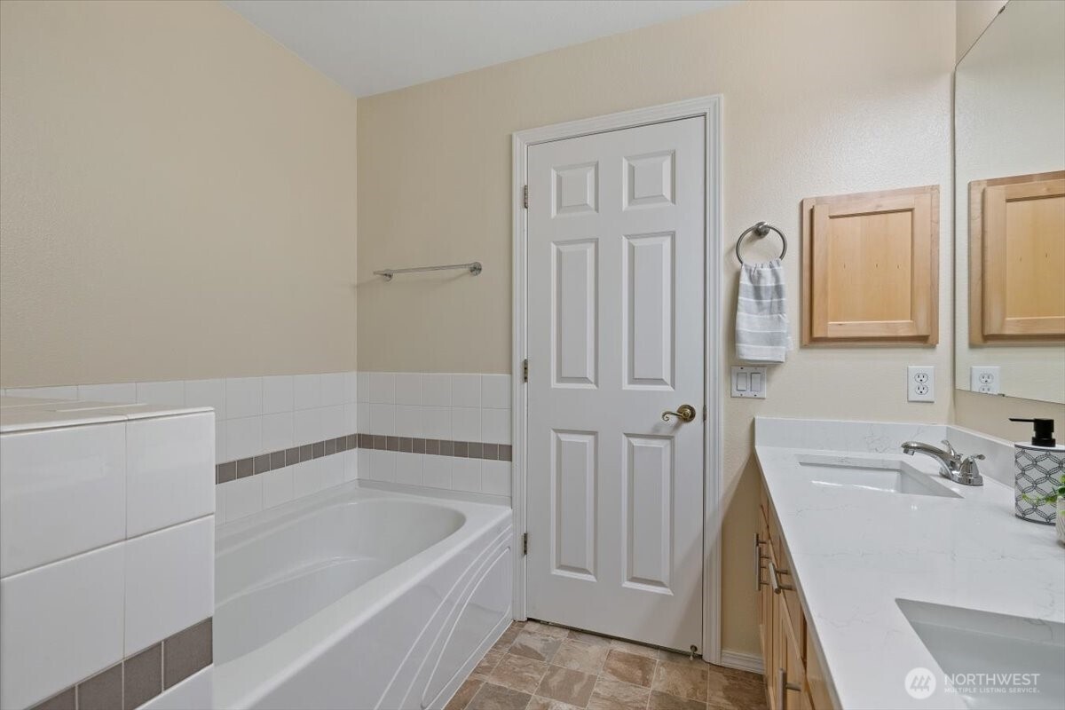 2201 192nd Street B2 Property Photo 12
