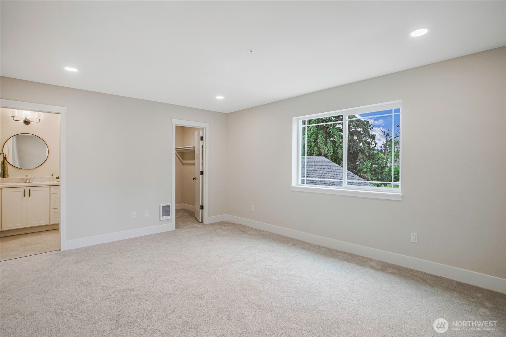 1408 E 51st Street Property Photo 10