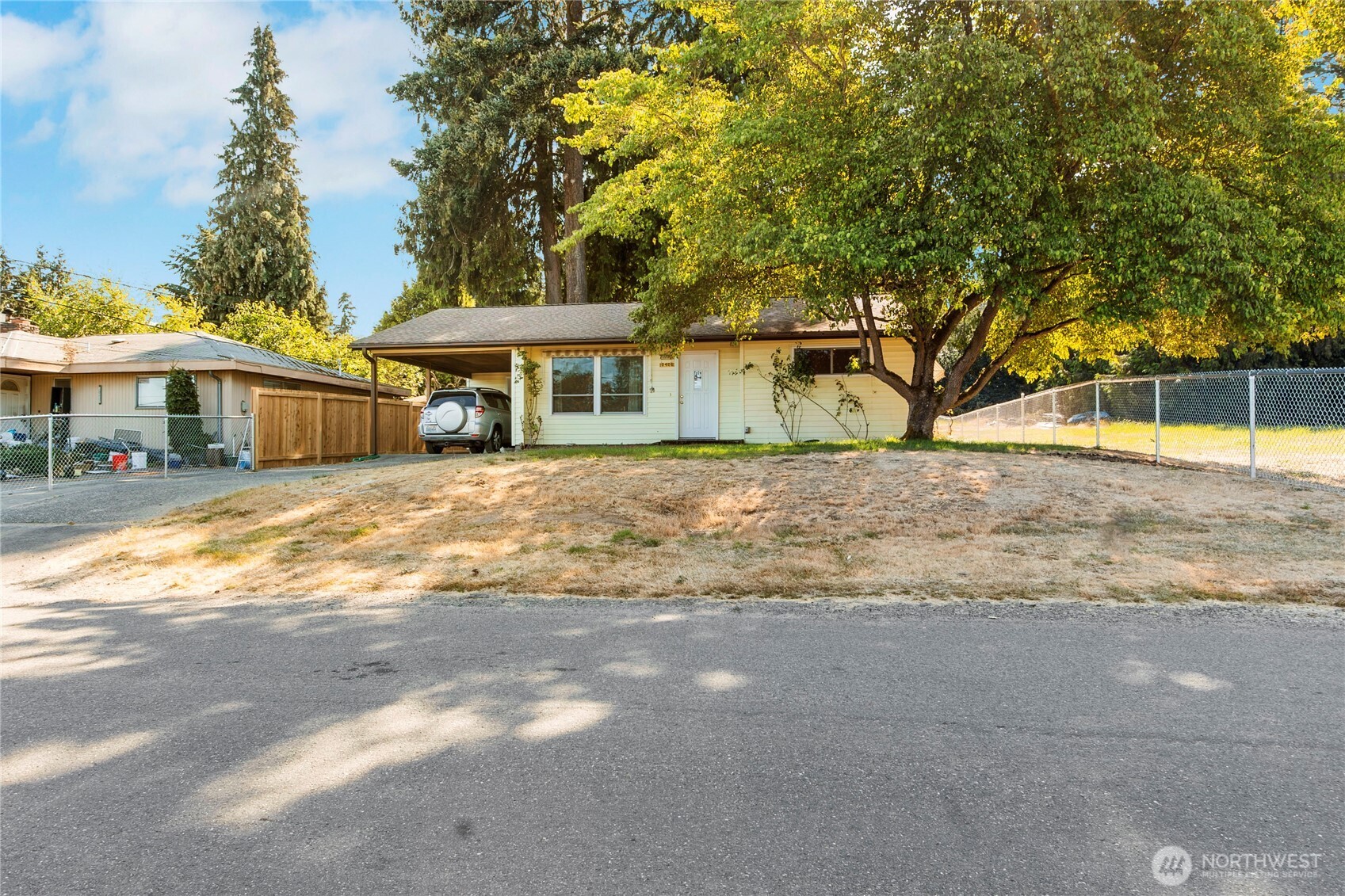 10406 55th Avenue Property Photo 2