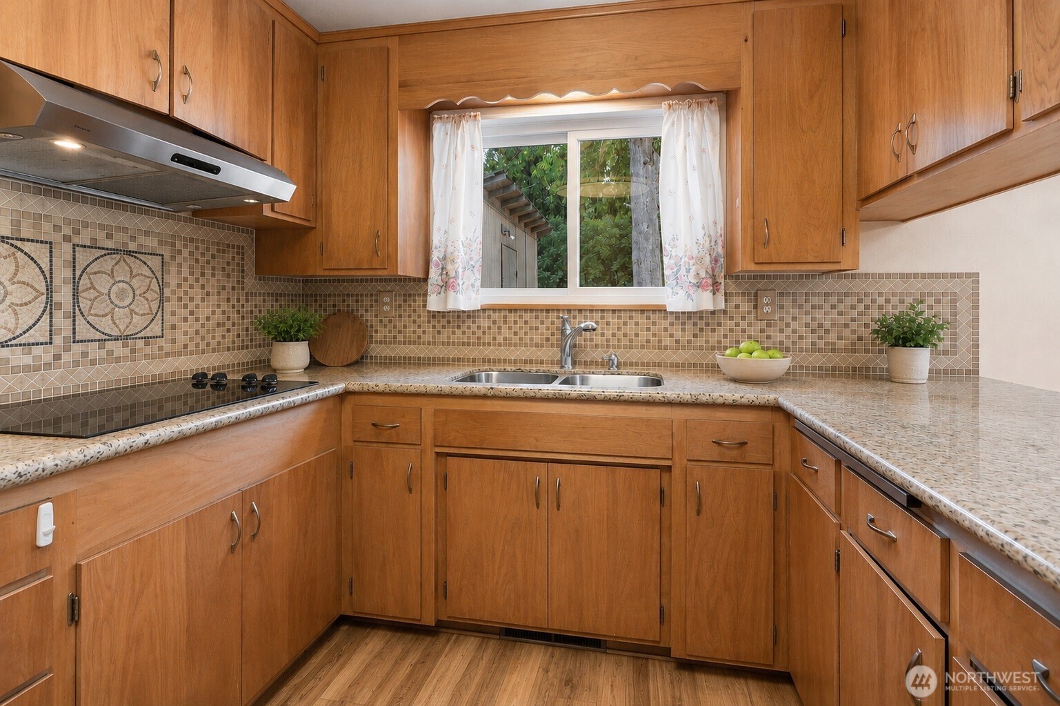 10406 55th Avenue Property Photo 11