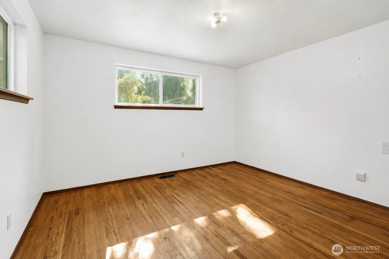 10406 55th Avenue Property Photo 13
