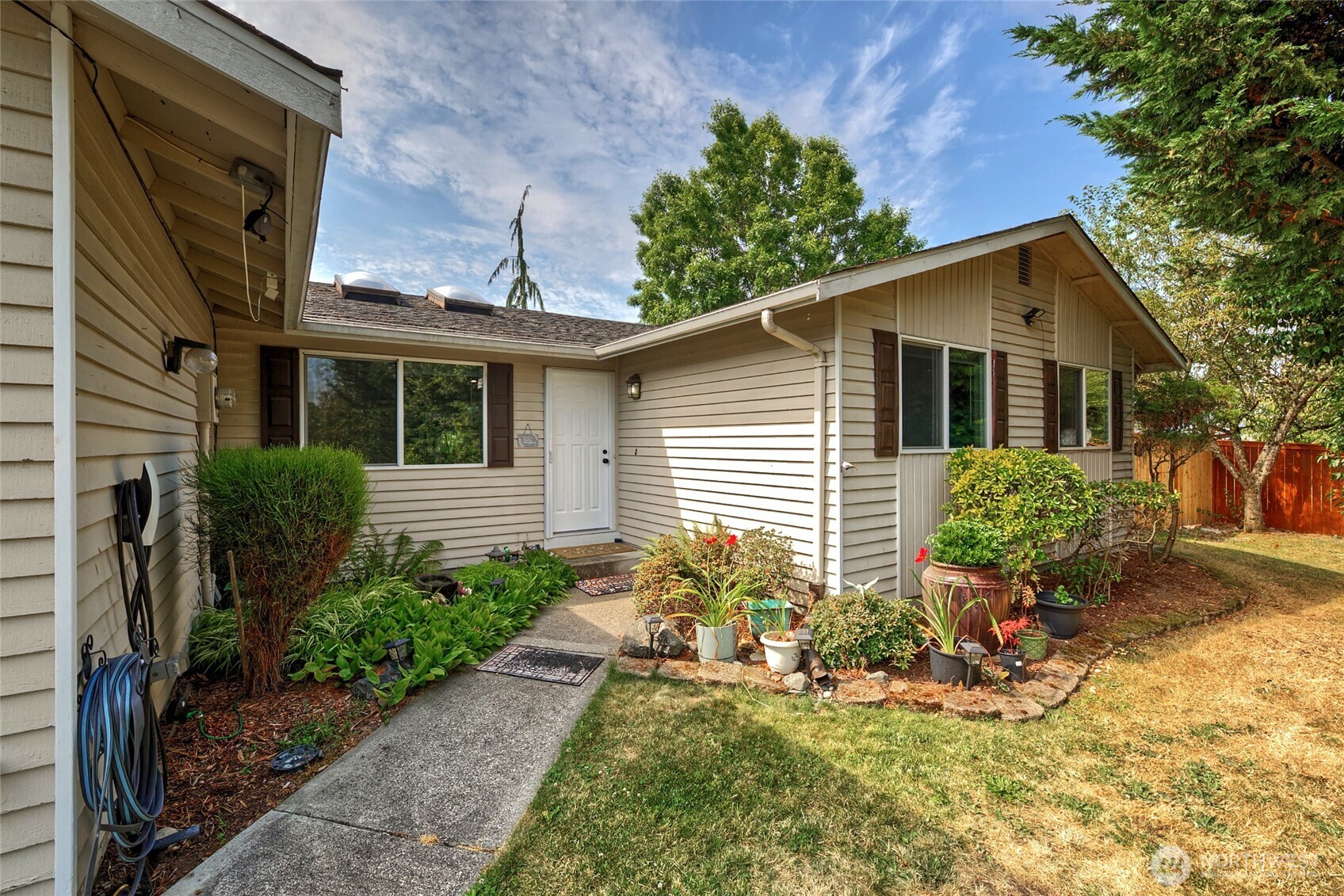 6410 65th Place Property Photo 2