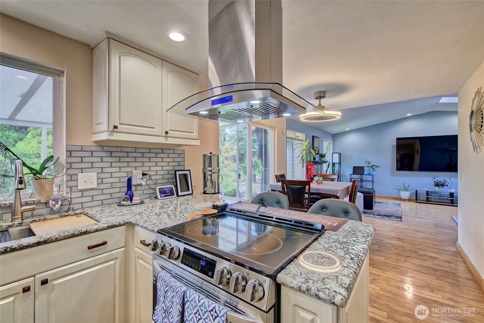 6410 65th Place Property Photo 12