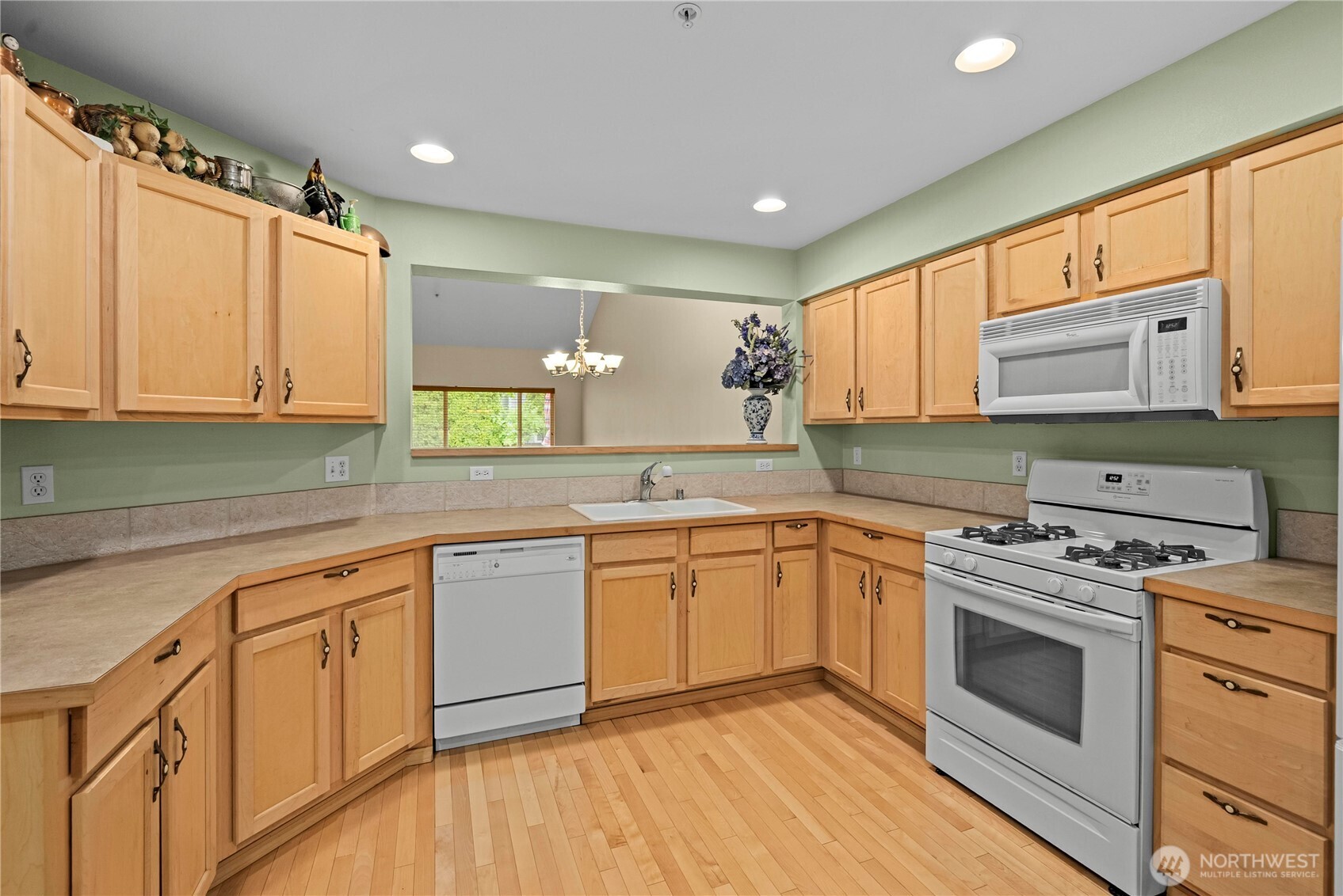 6445 James Avenue B Property Photo 2