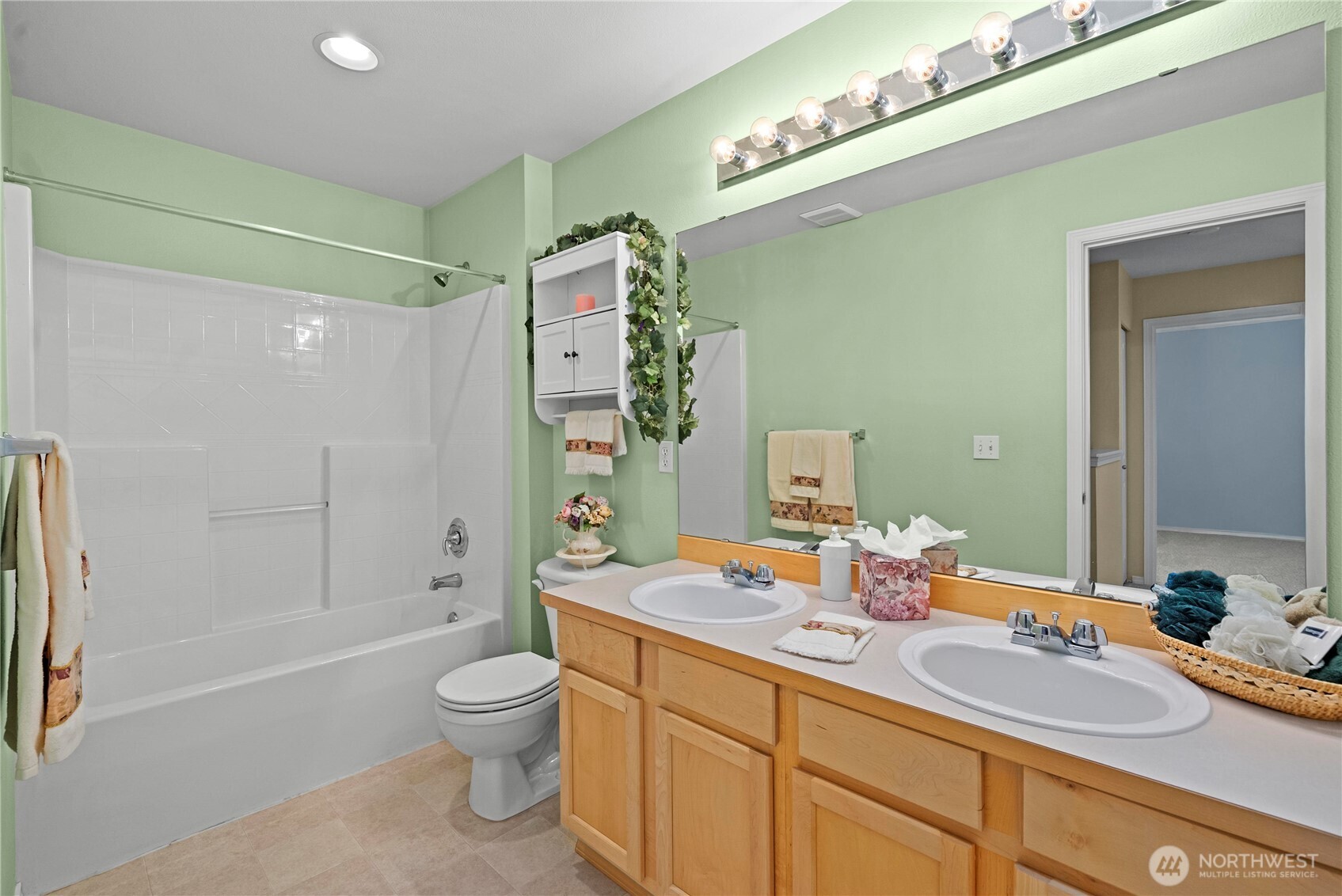 6445 James Avenue B Property Photo 9
