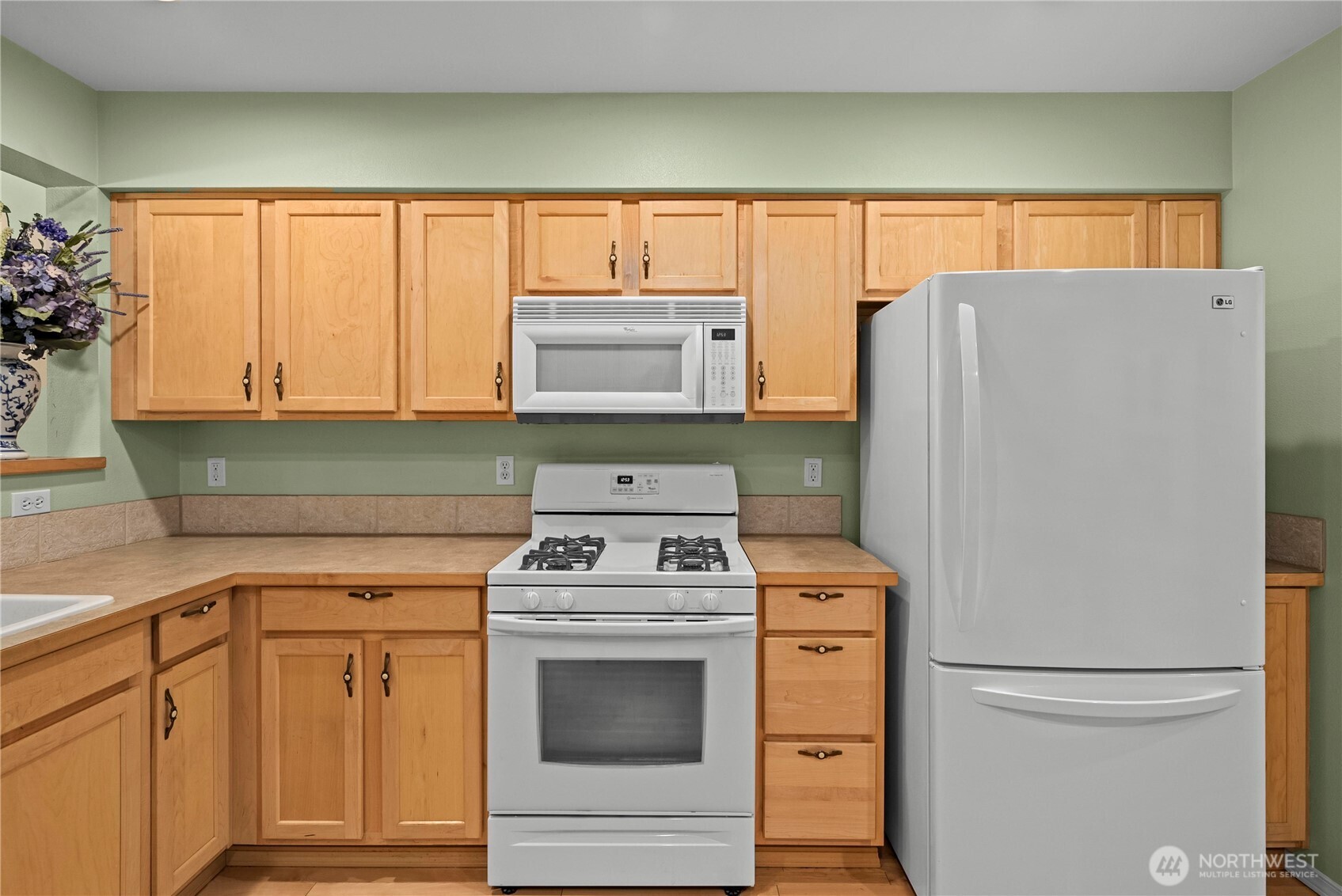 6445 James Avenue B Property Photo 17