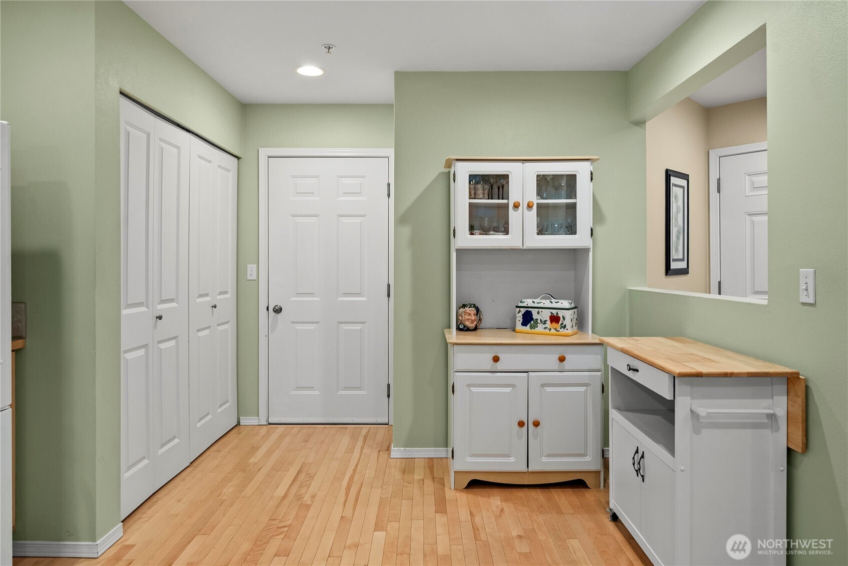 6445 James Avenue B Property Photo 18