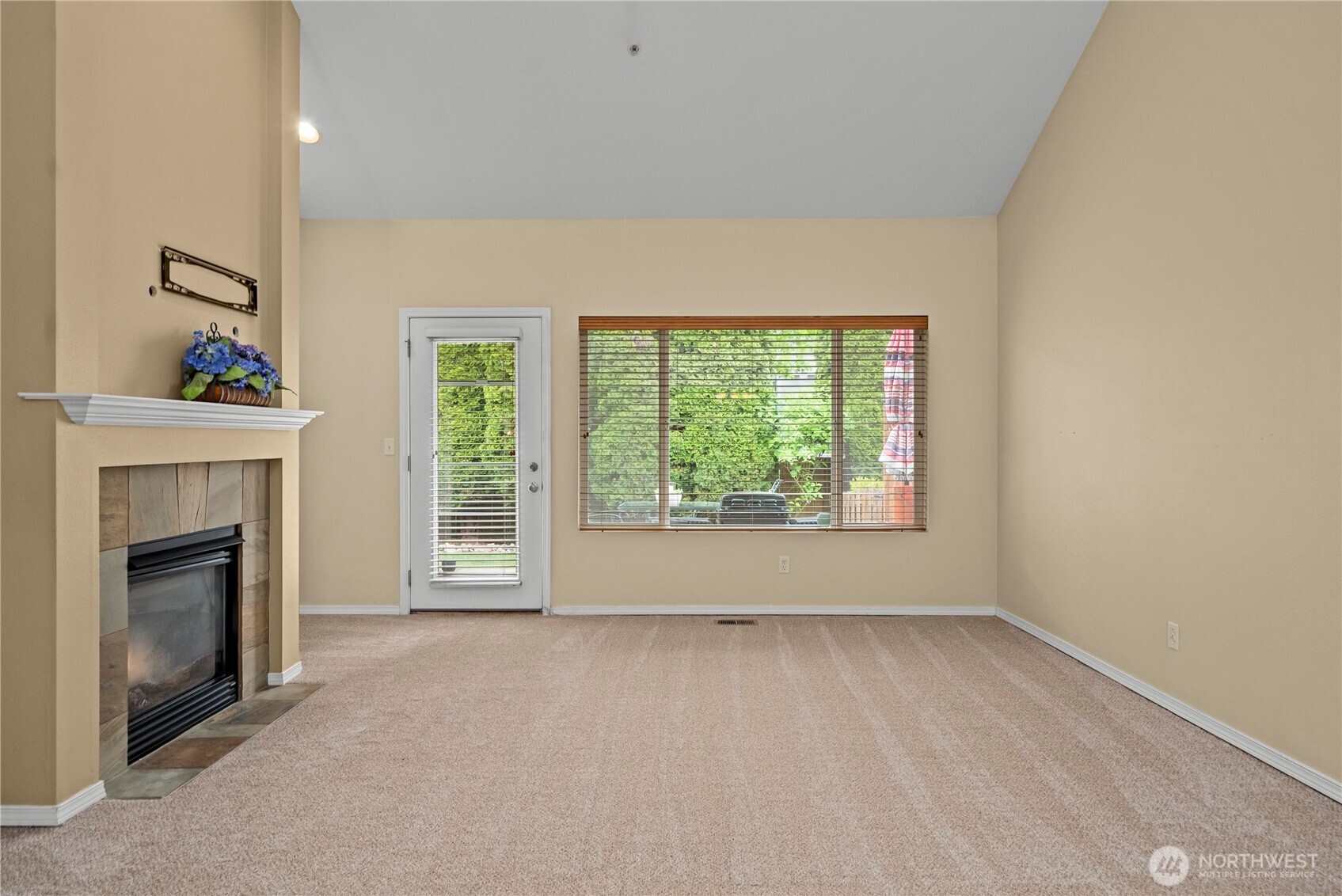 6445 James Avenue B Property Photo 23