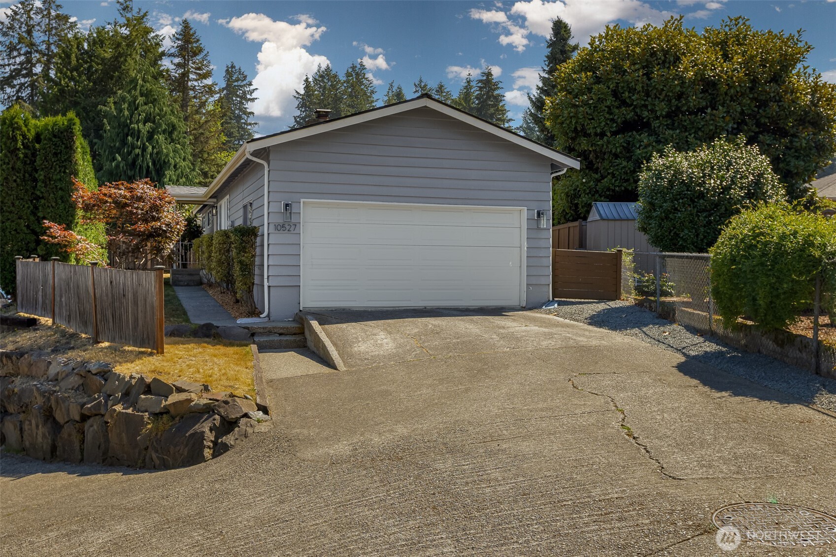 10527 Beardslee Boulevard Property Photo 1