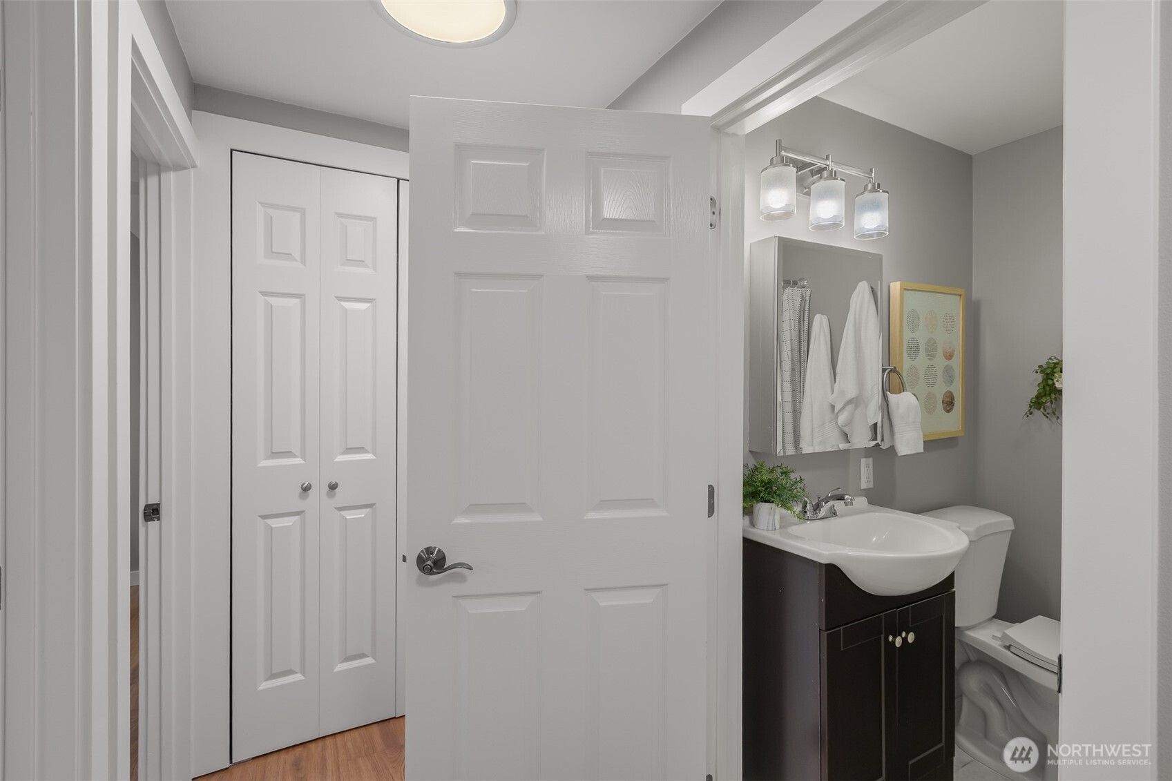 10527 Beardslee Boulevard Property Photo 17