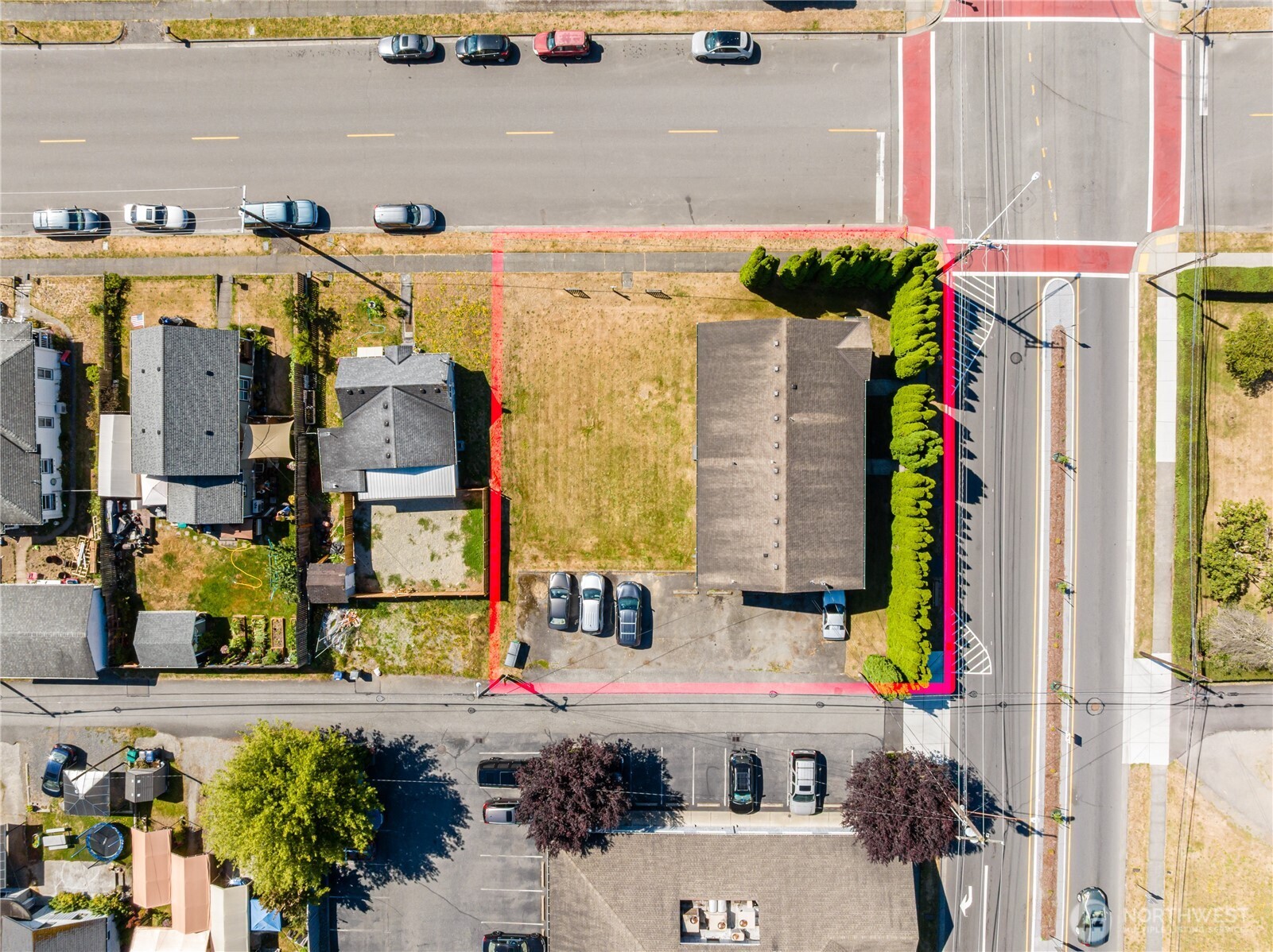 703 Broadway Street Property Photo 2