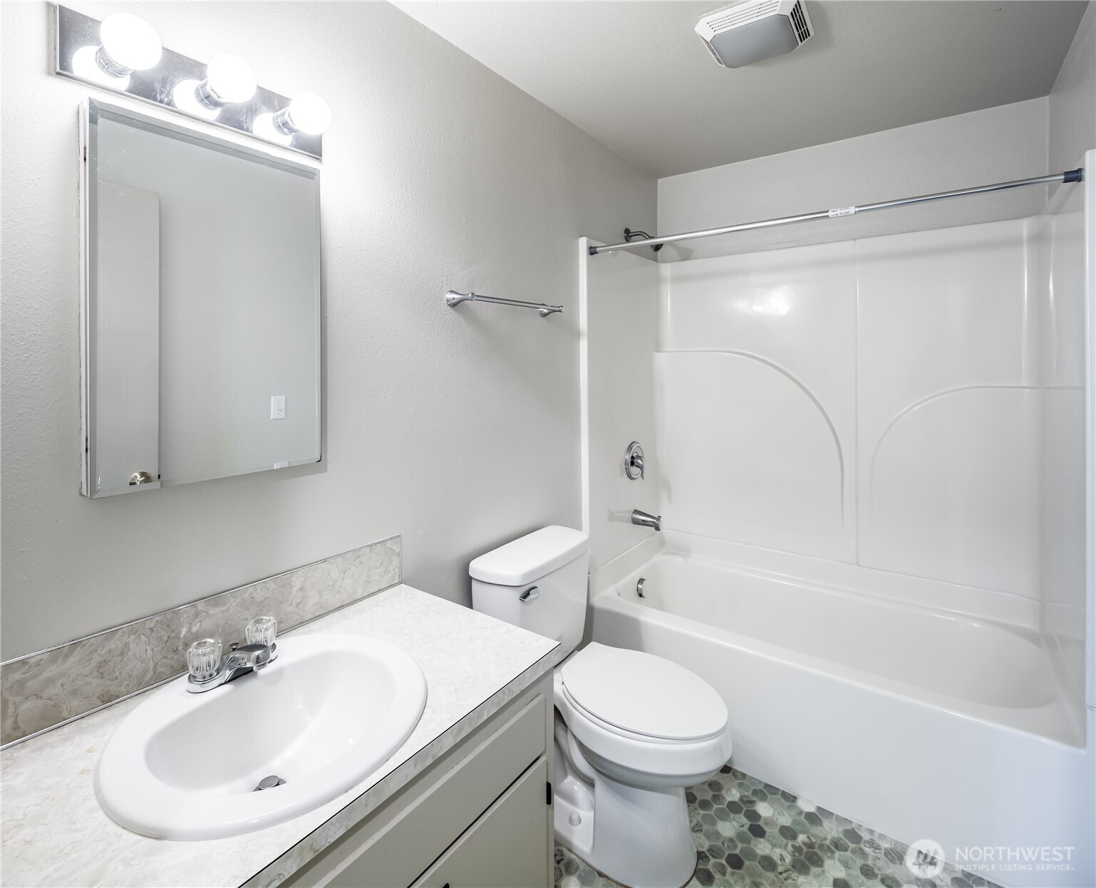 703 Broadway Street Property Photo 22