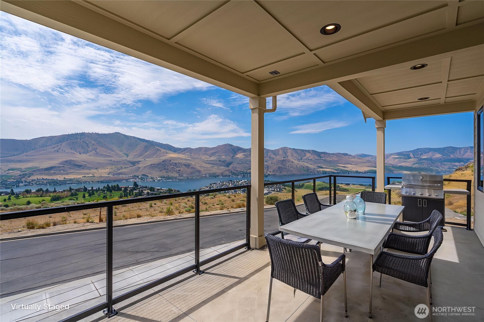 926 Long Drive Property Photo 3