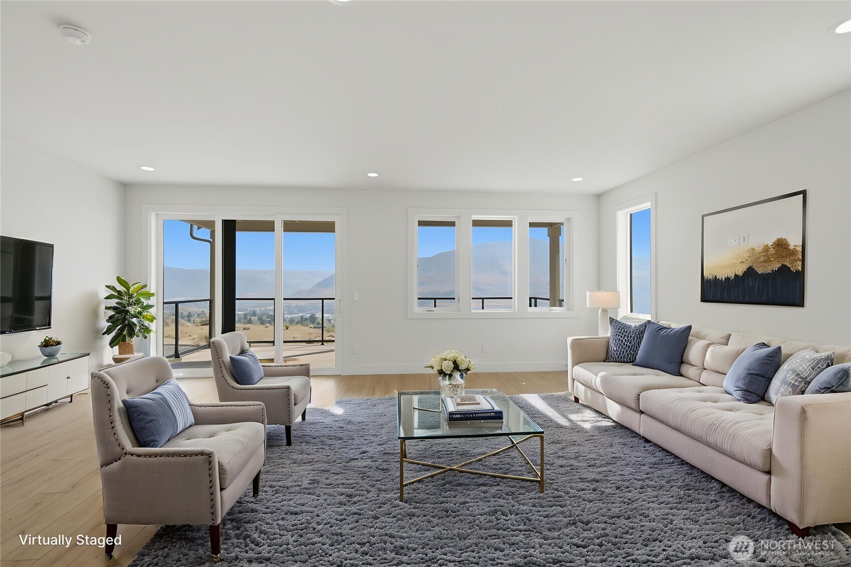926 Long Drive Property Photo 7