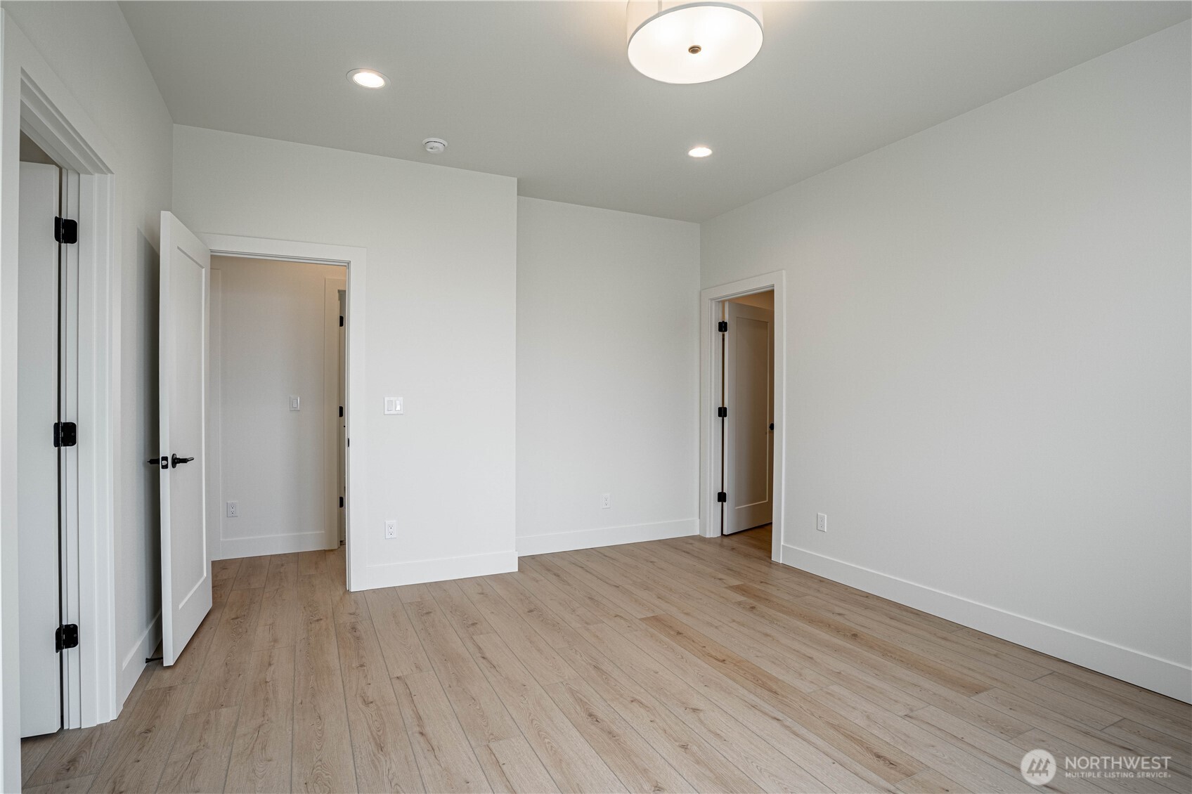 926 Long Drive Property Photo 18