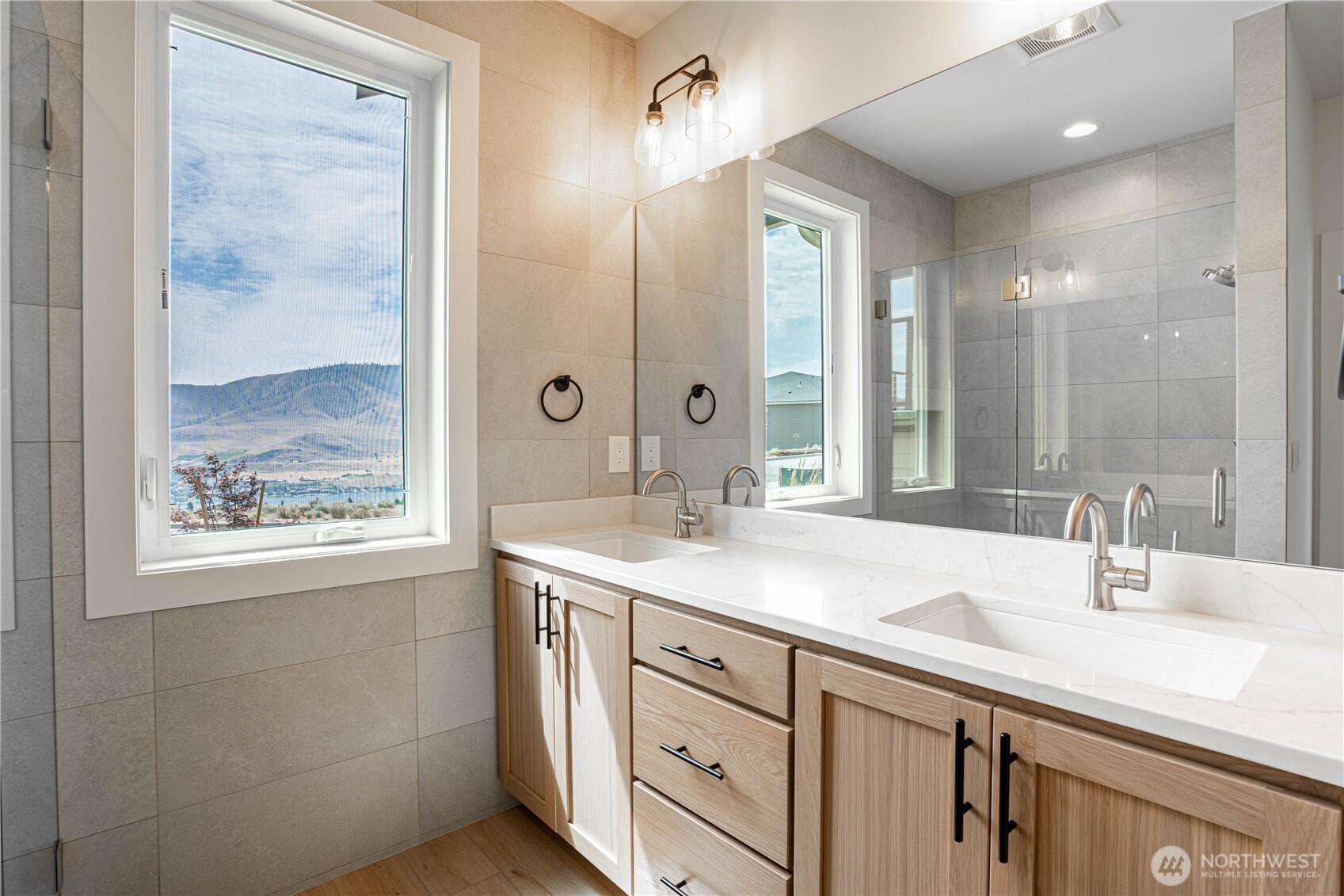 926 Long Drive Property Photo 19