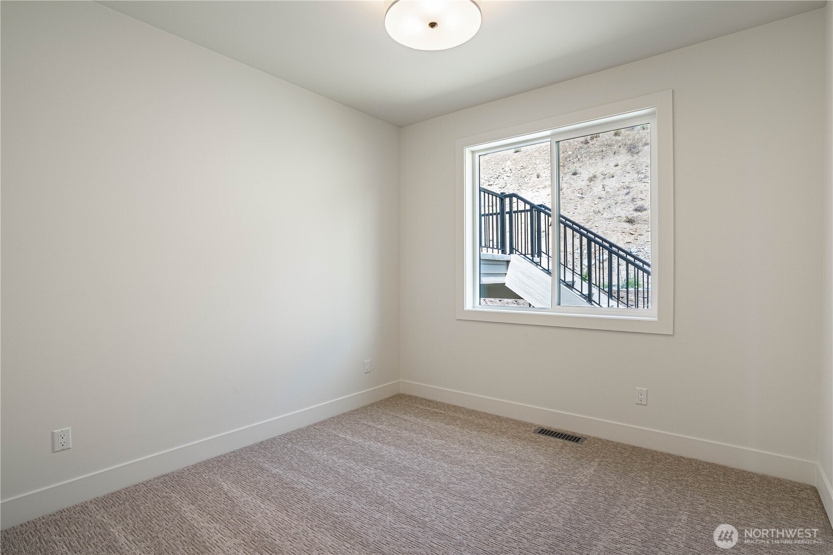 926 Long Drive Property Photo 22