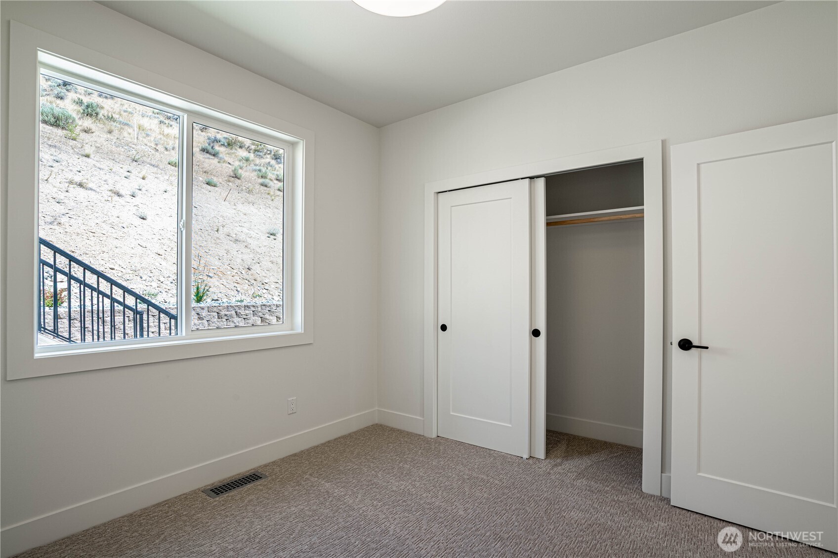 926 Long Drive Property Photo 23