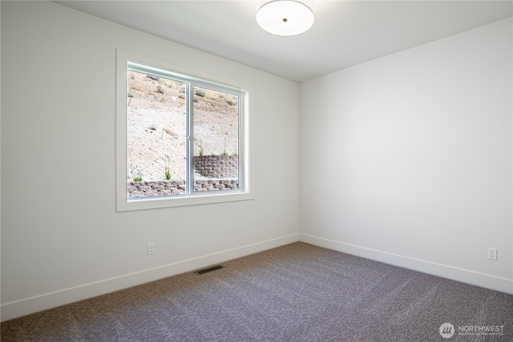 926 Long Drive Property Photo 24