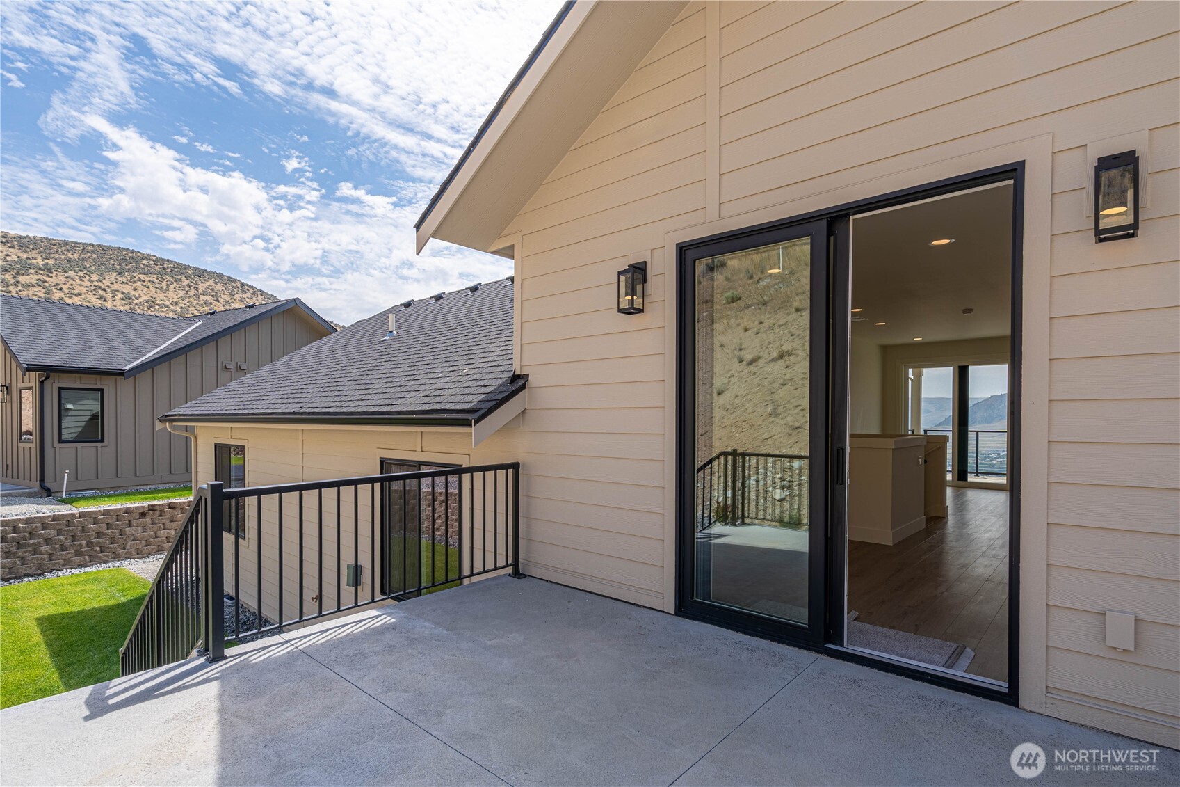 926 Long Drive Property Photo 32