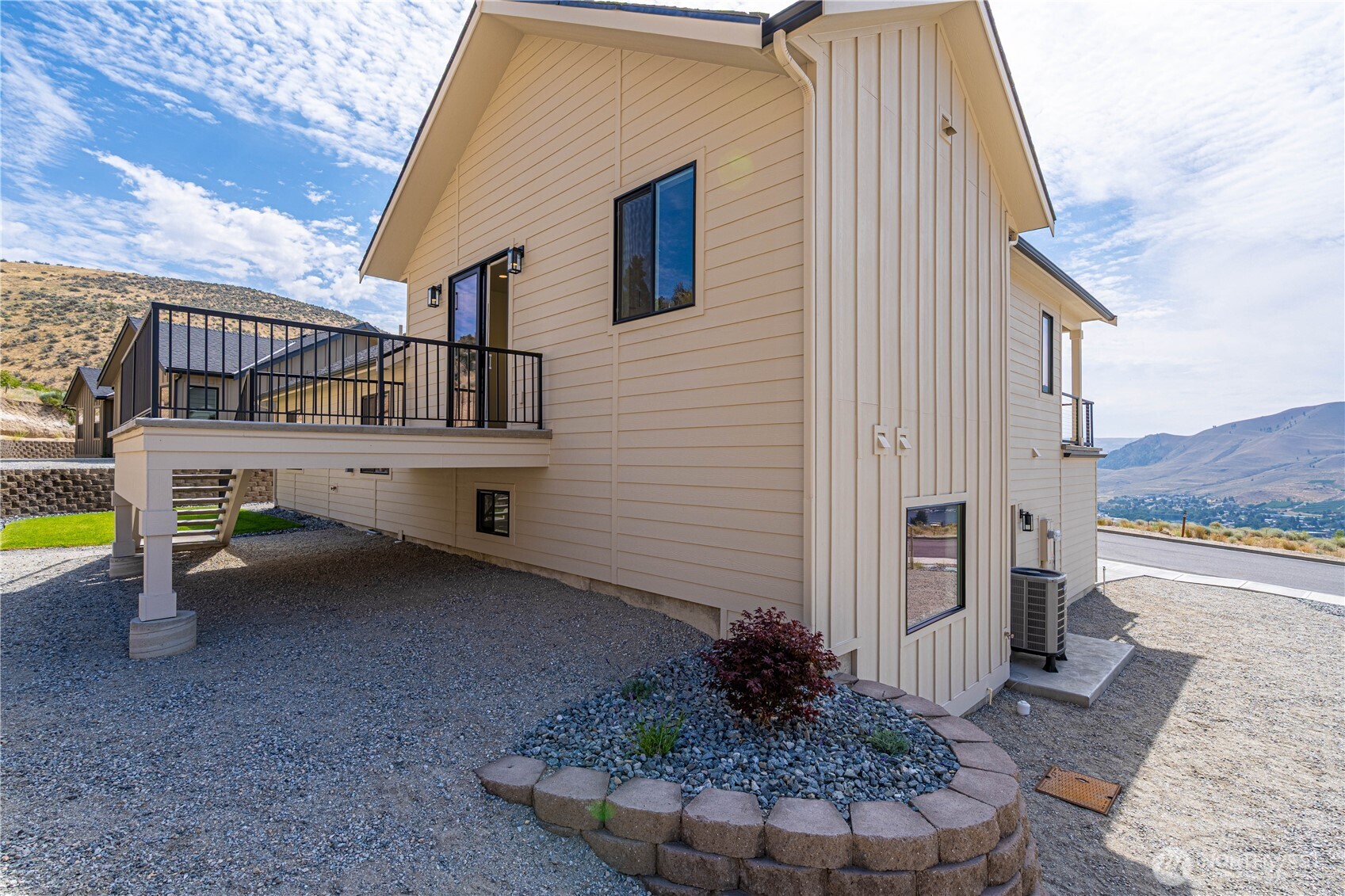 926 Long Drive Property Photo 35
