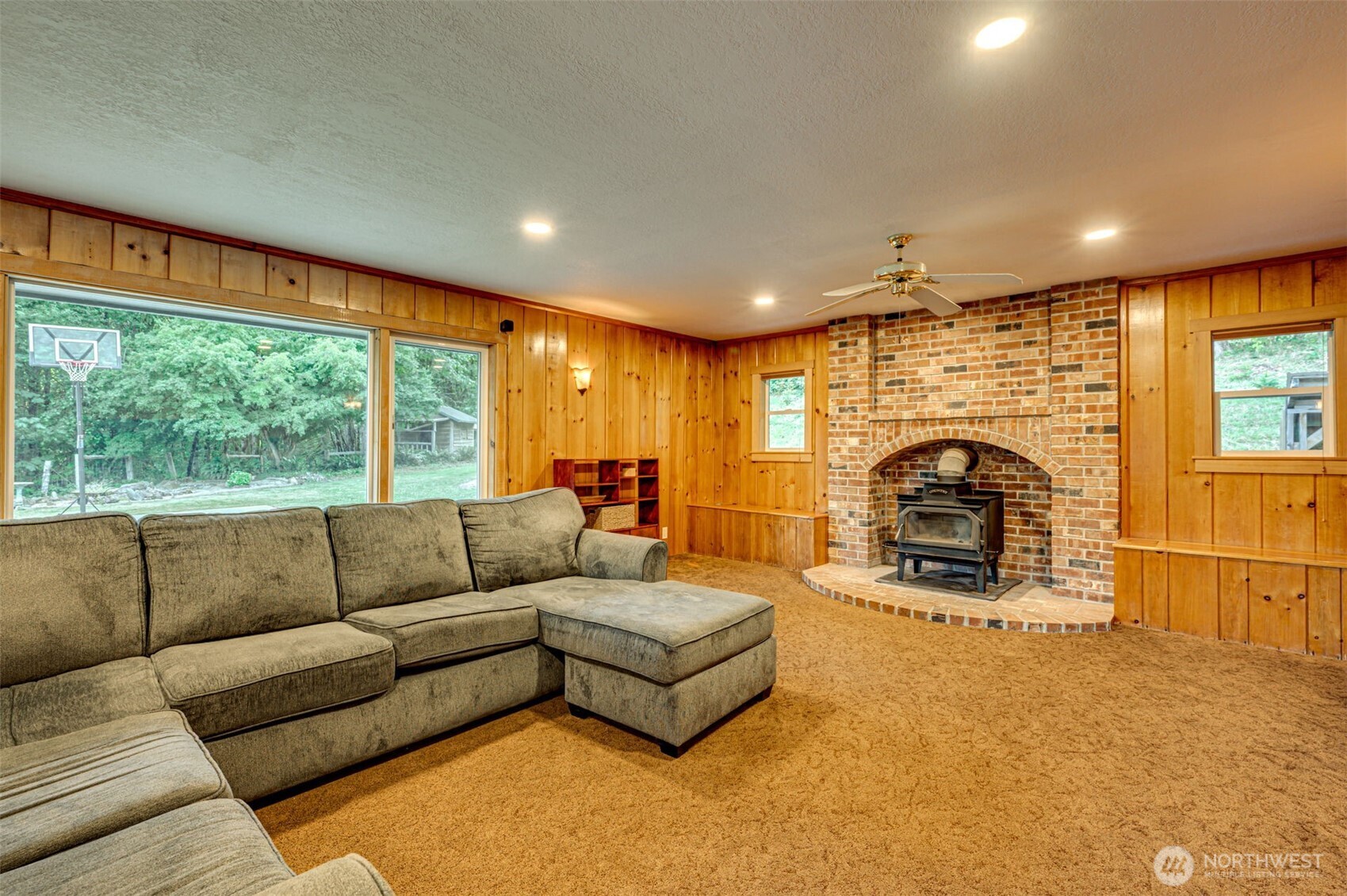 407 N Dubois Road Property Photo 8