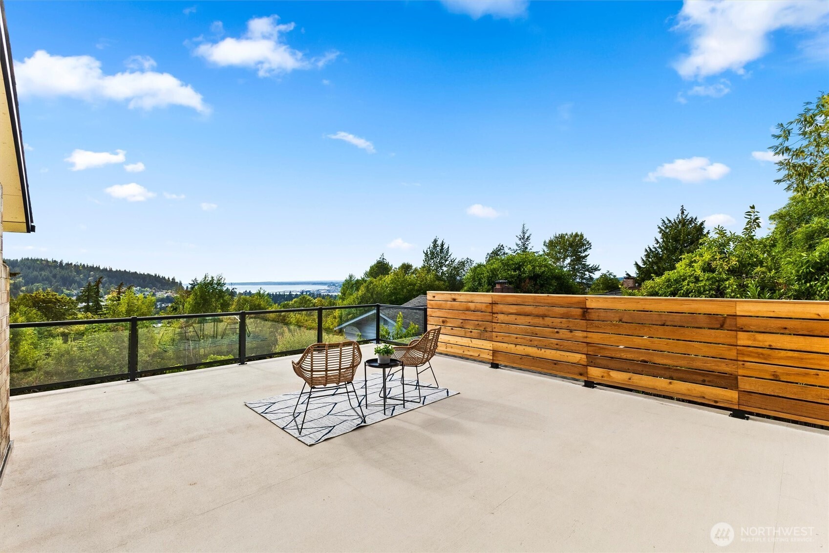 904 Puget Street Property Photo 1