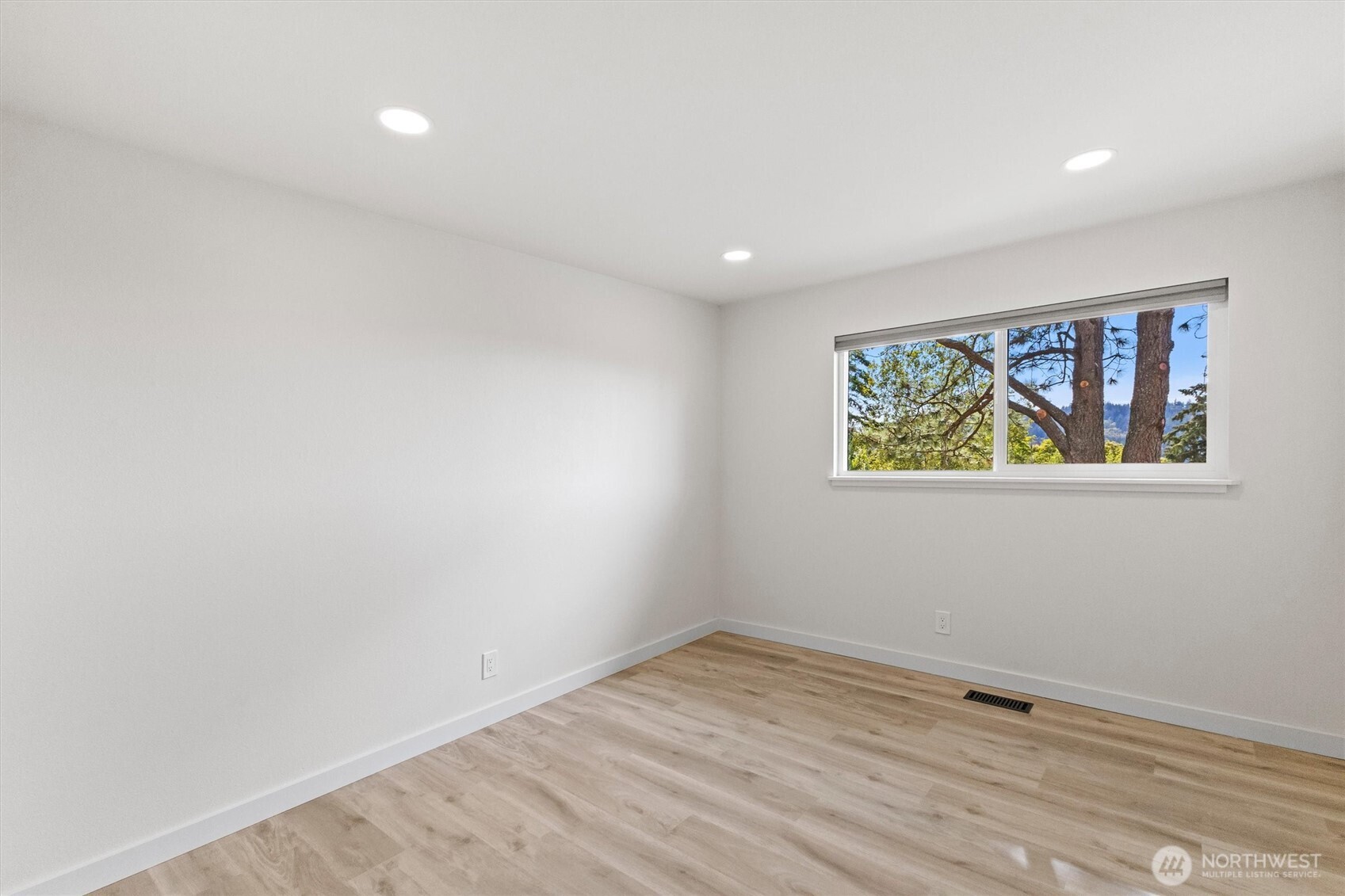 904 Puget Street Property Photo 26