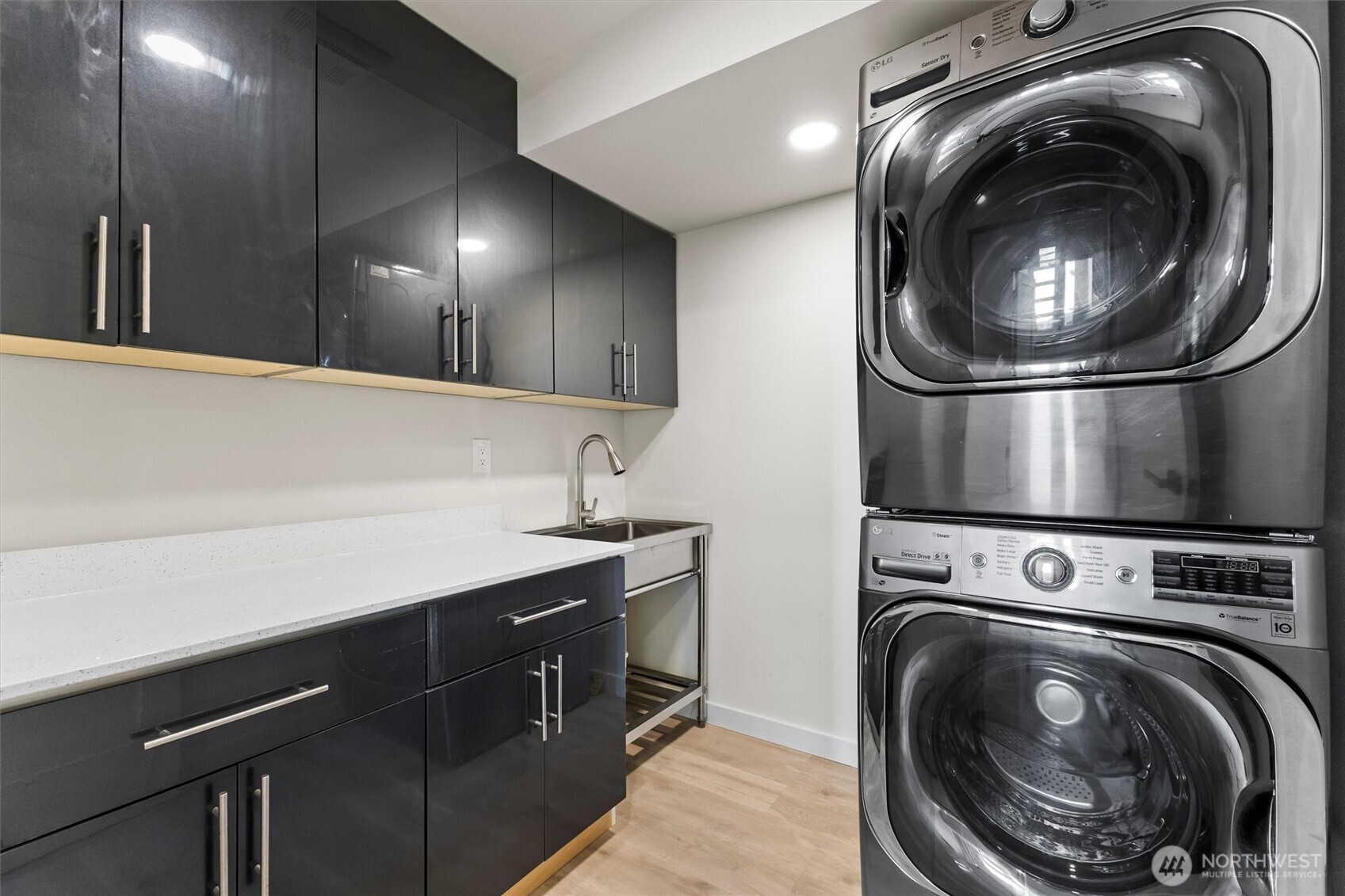 904 Puget Street Property Photo 35