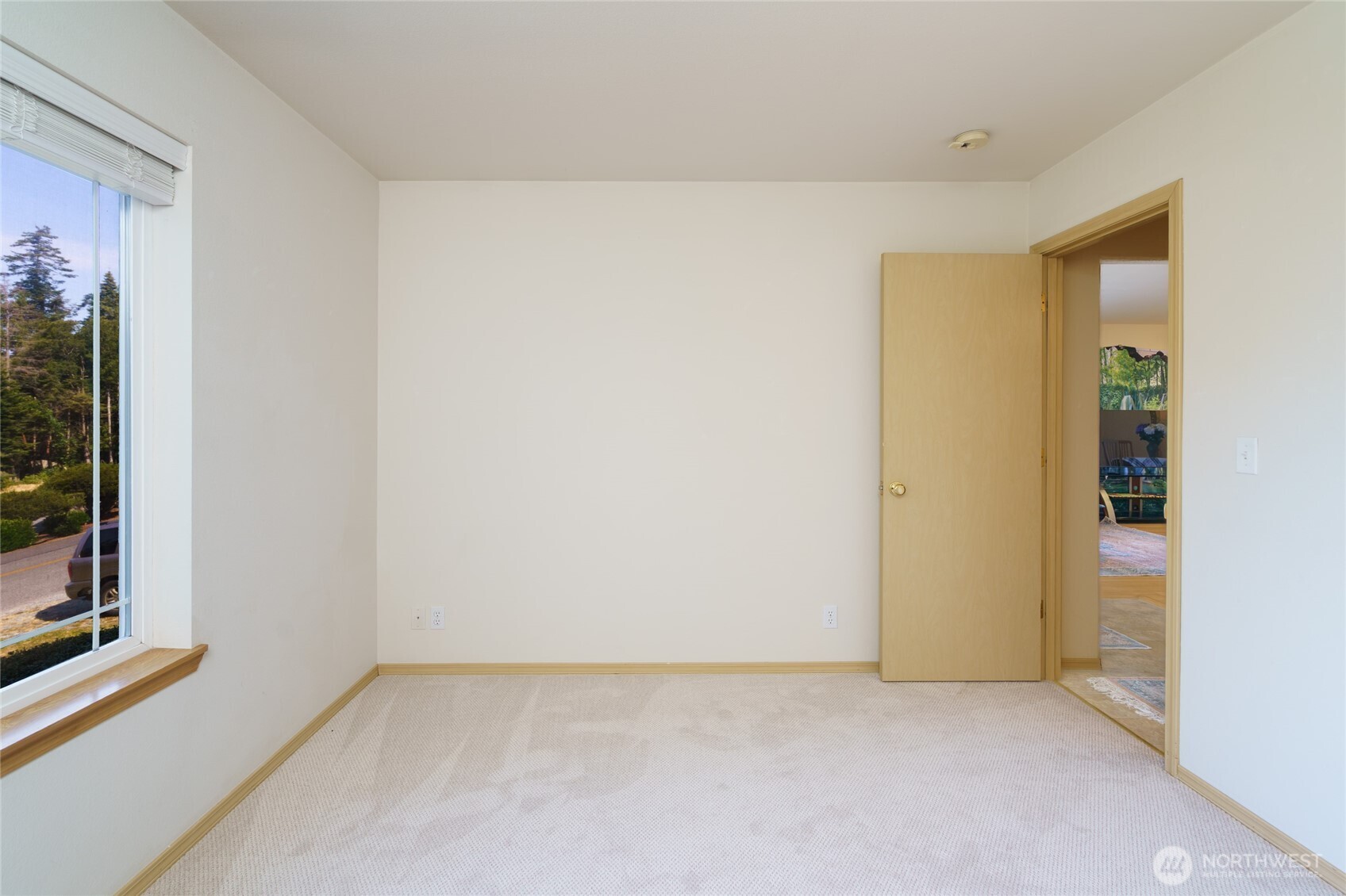 744 Shelter Bay Dr Property Photo 18