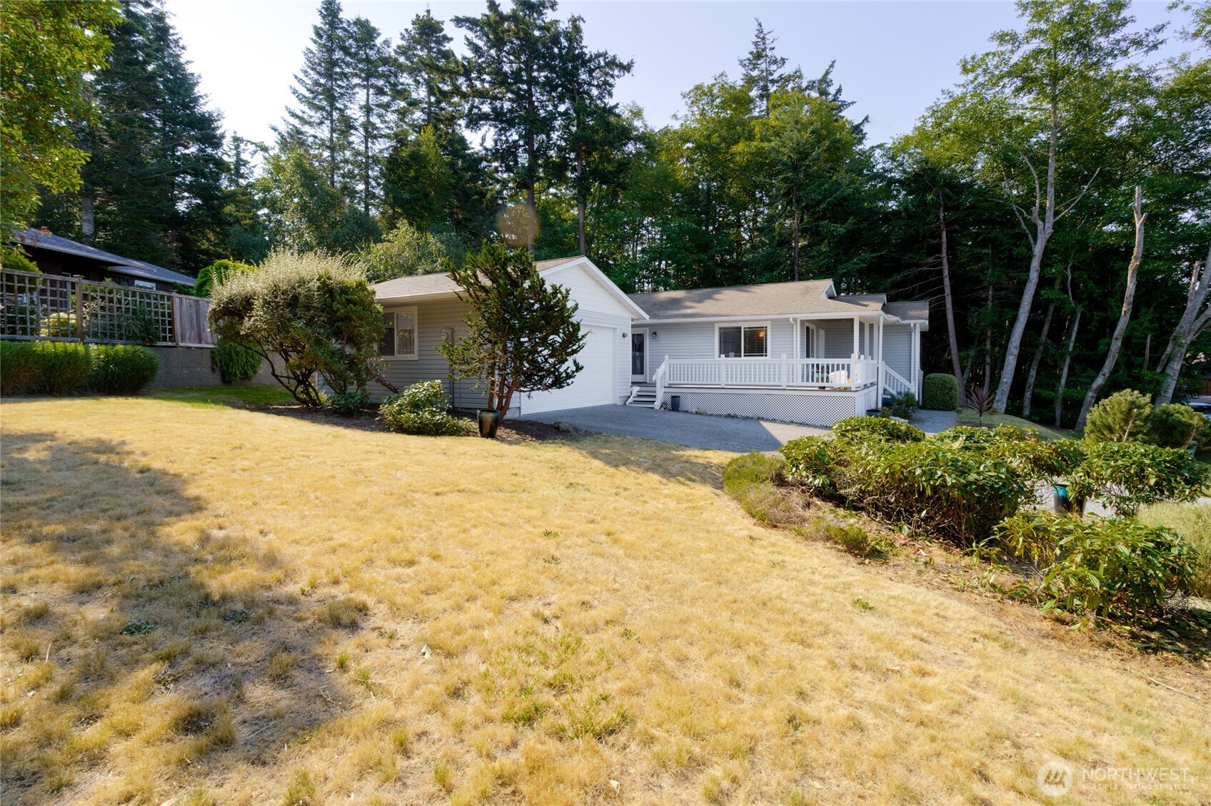 744 Shelter Bay Dr Property Photo 23