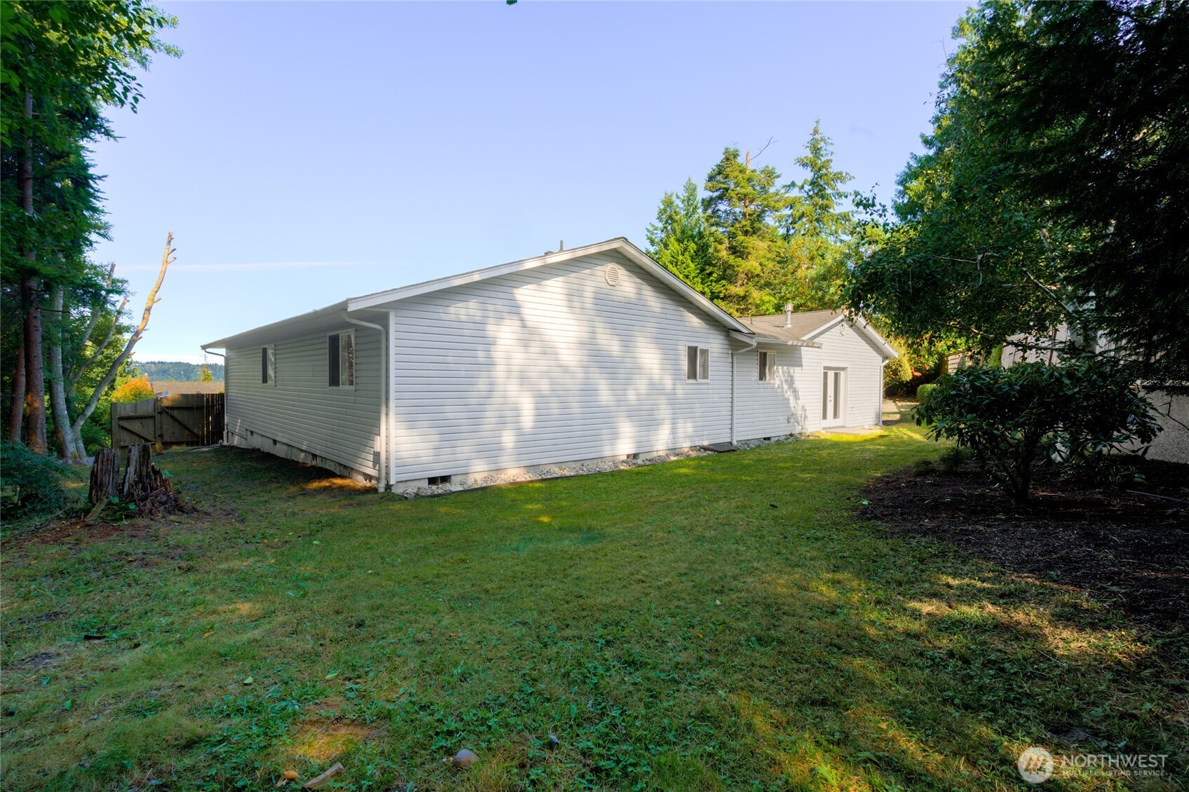 744 Shelter Bay Dr Property Photo 24